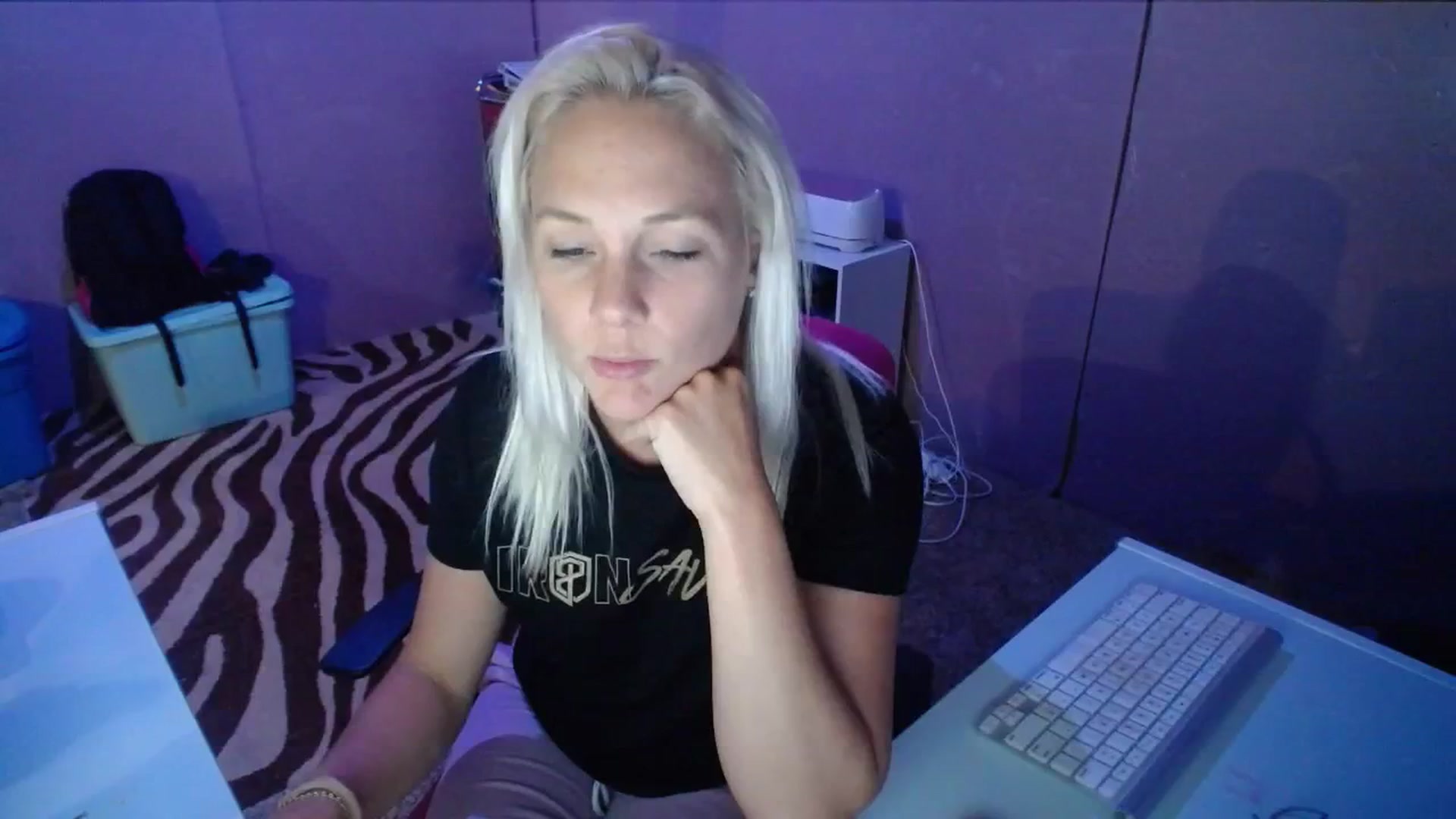 Gallery image thumbnail from AshlynnStorm's myfreecams stream on, 09/21/2023, 04:59 image 20 of 20