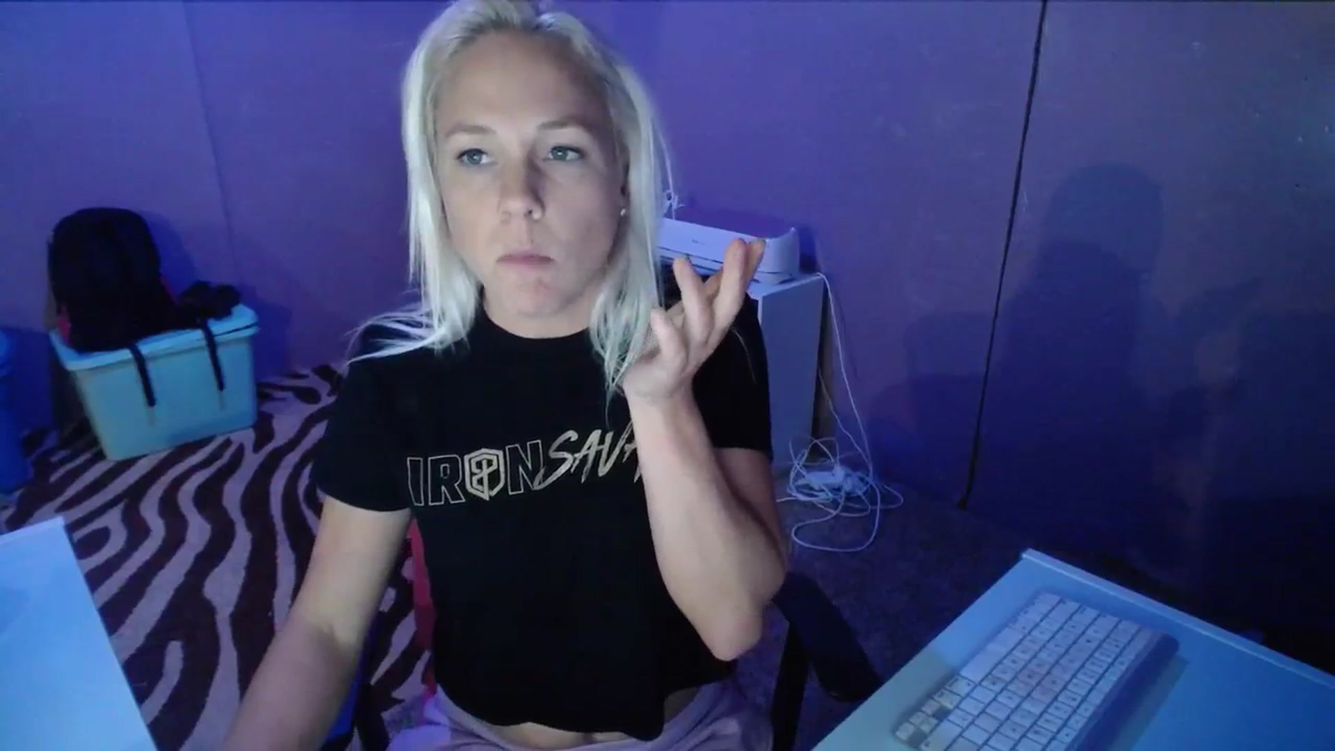 Gallery image thumbnail from AshlynnStorm's myfreecams stream on, 09/21/2023, 04:59 image 18 of 20