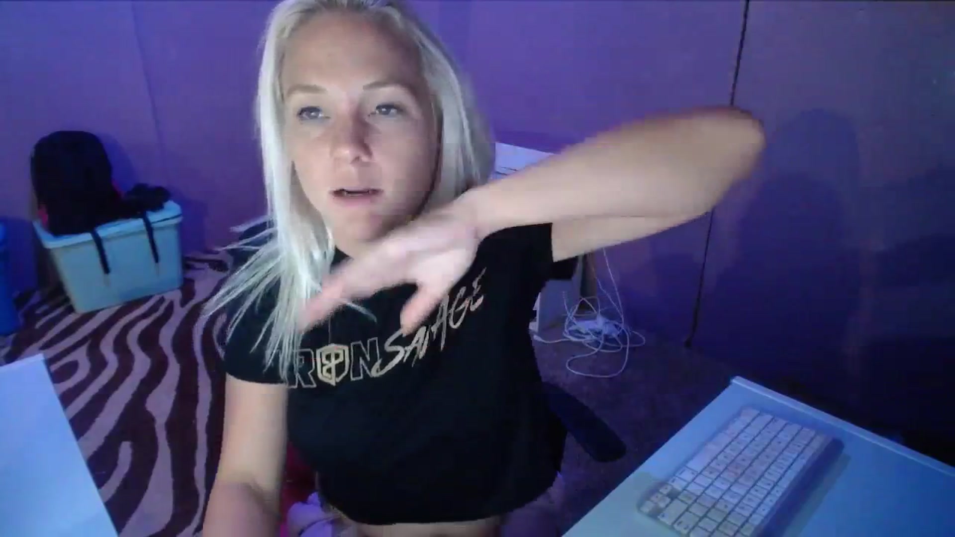 Gallery image thumbnail from AshlynnStorm's myfreecams stream on, 09/21/2023, 04:59 image 10 of 20
