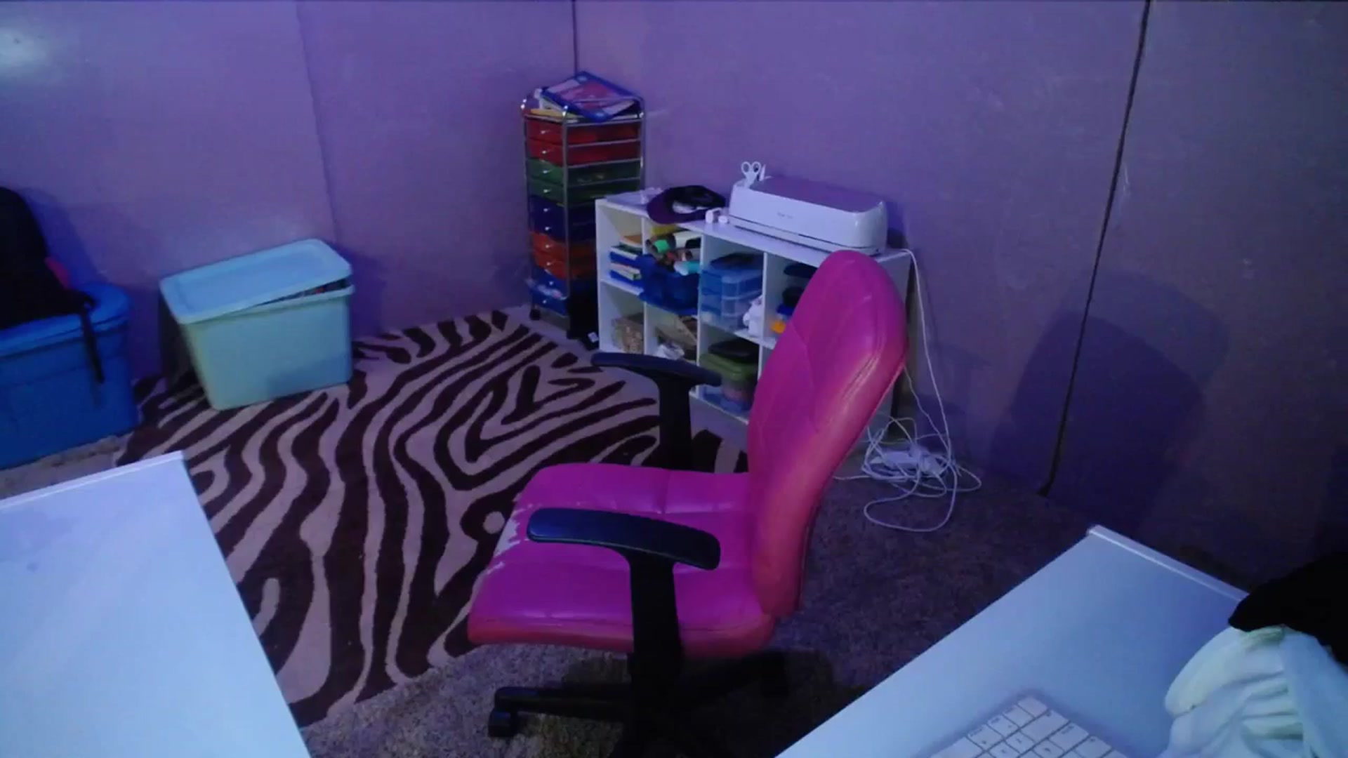 Gallery image thumbnail from AshlynnStorm's myfreecams stream on, 09/26/2023, 04:31 image 18 of 20