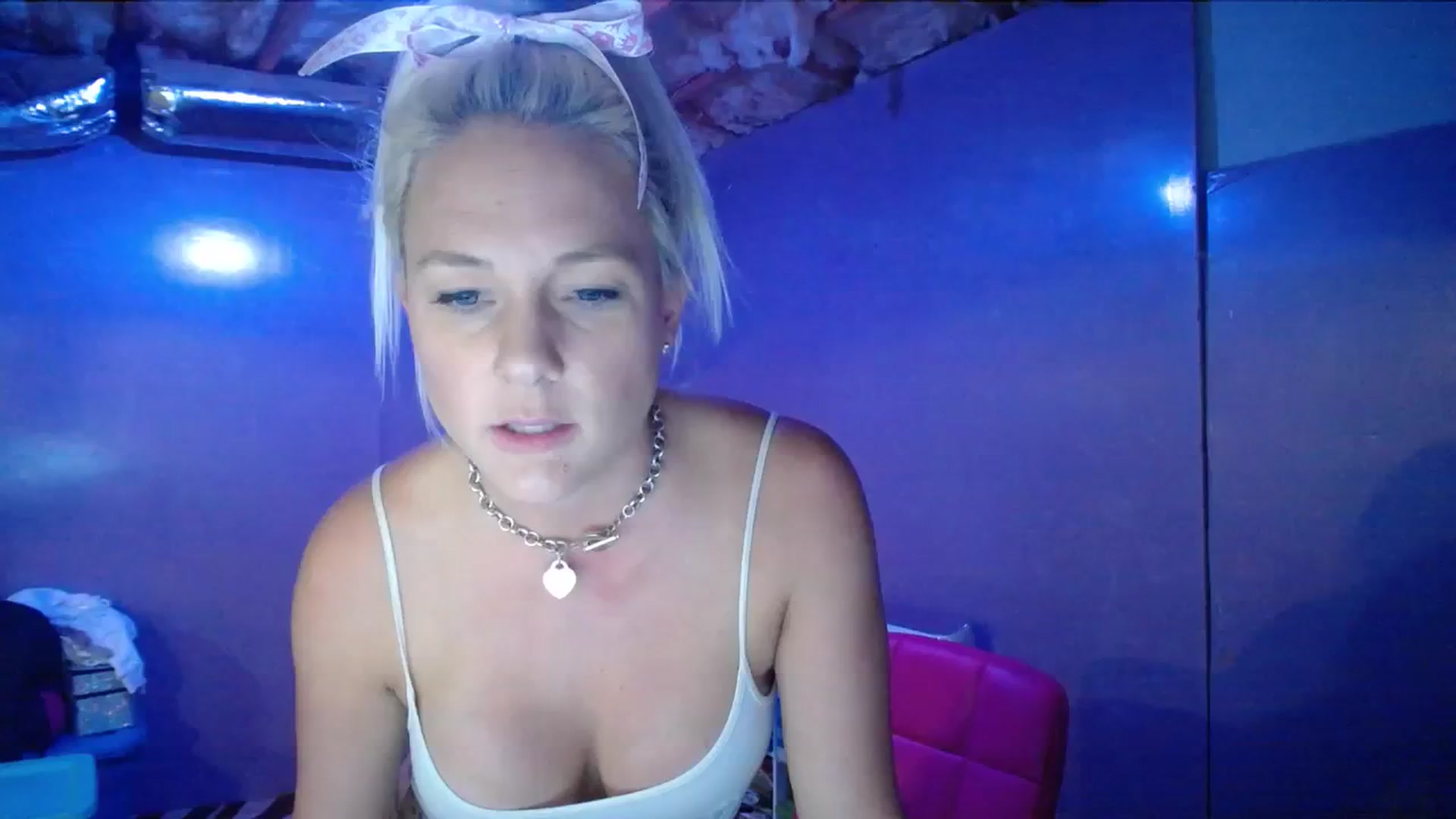 Gallery image thumbnail from AshlynnStorm's myfreecams stream on, 09/29/2023, 06:28 image 10 of 20