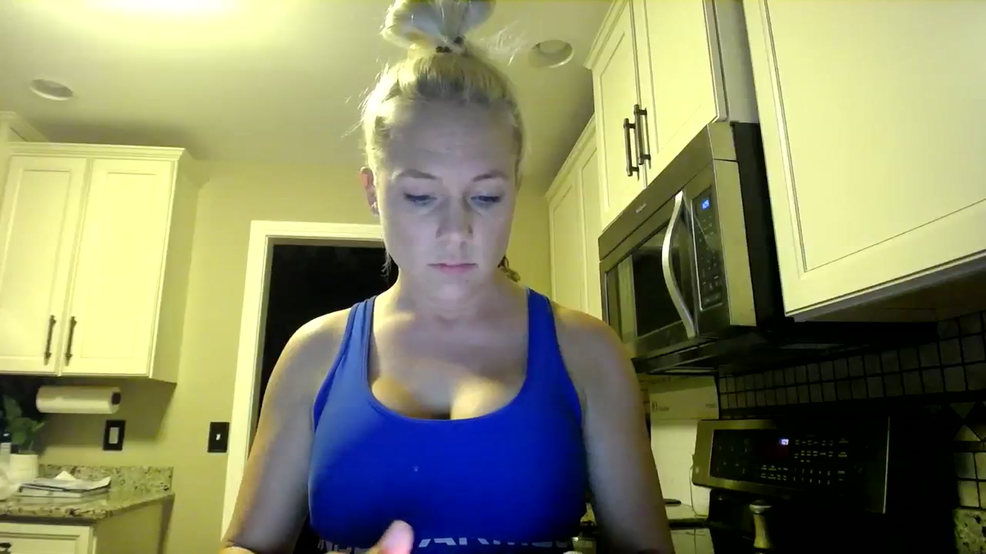 Gallery image thumbnail from AshlynnStorm's myfreecams stream on, 09/30/2023, 06:15 image 15 of 20