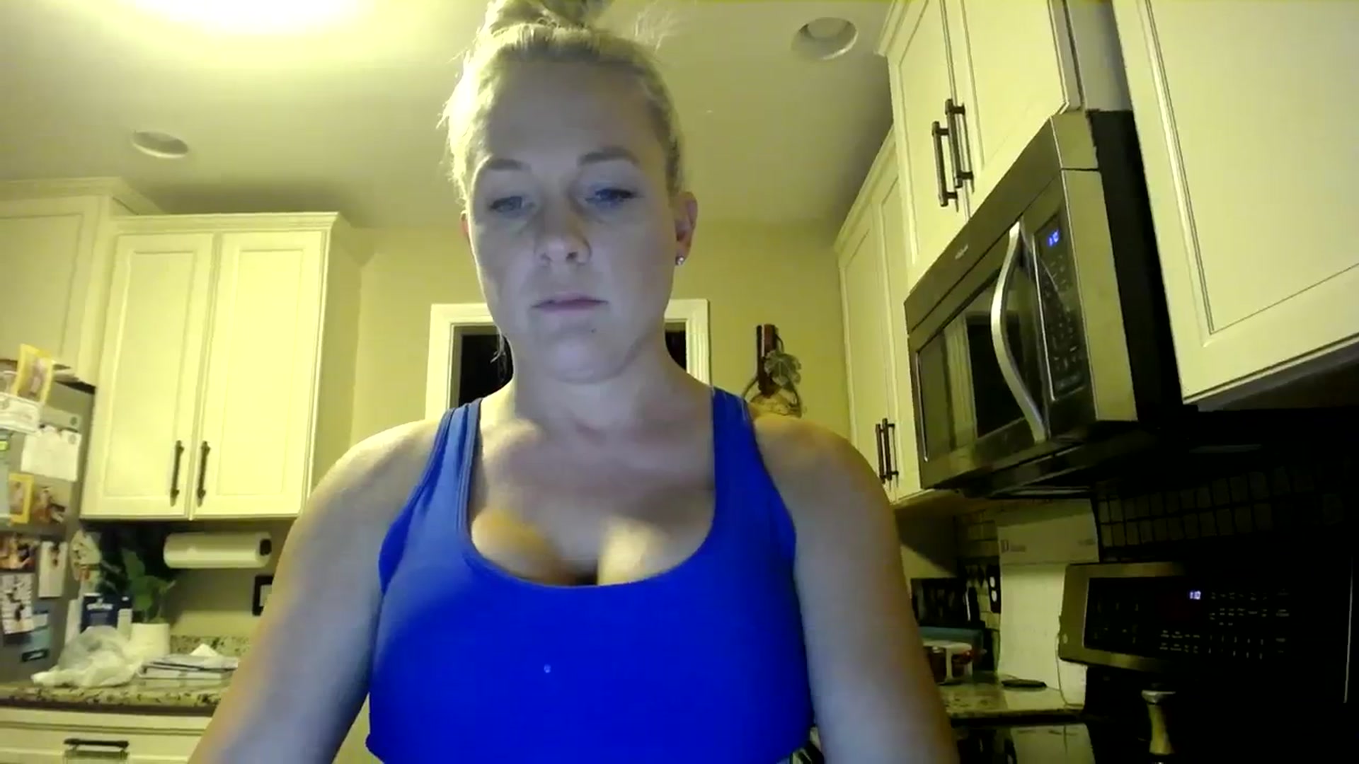 Gallery image thumbnail from AshlynnStorm's myfreecams stream on, 09/30/2023, 06:15 image 16 of 20