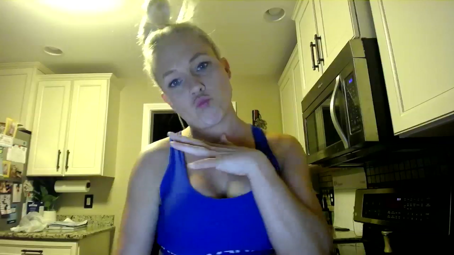 Gallery image thumbnail from AshlynnStorm's myfreecams stream on, 09/30/2023, 06:15 image 17 of 20