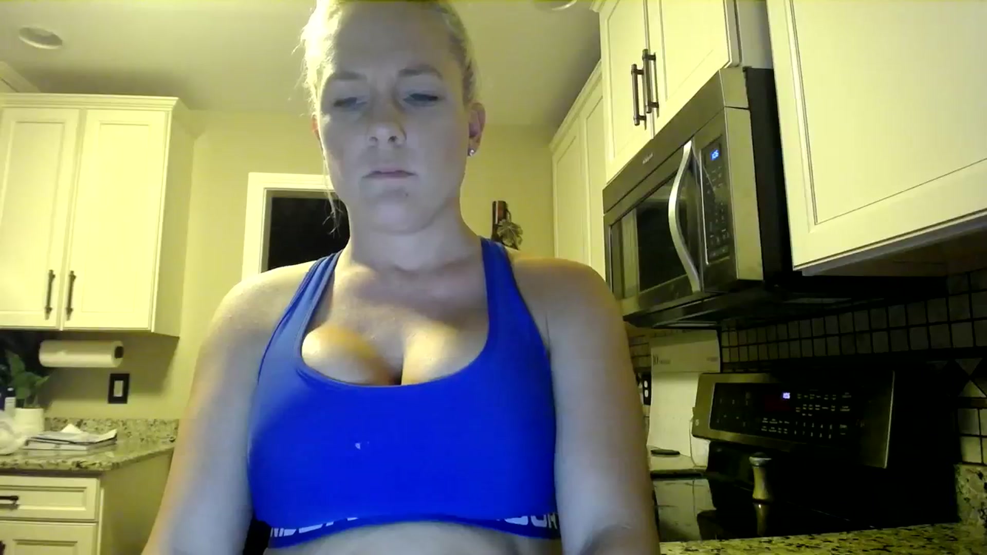 Gallery image thumbnail from AshlynnStorm's myfreecams stream on, 09/30/2023, 06:15 image 13 of 20
