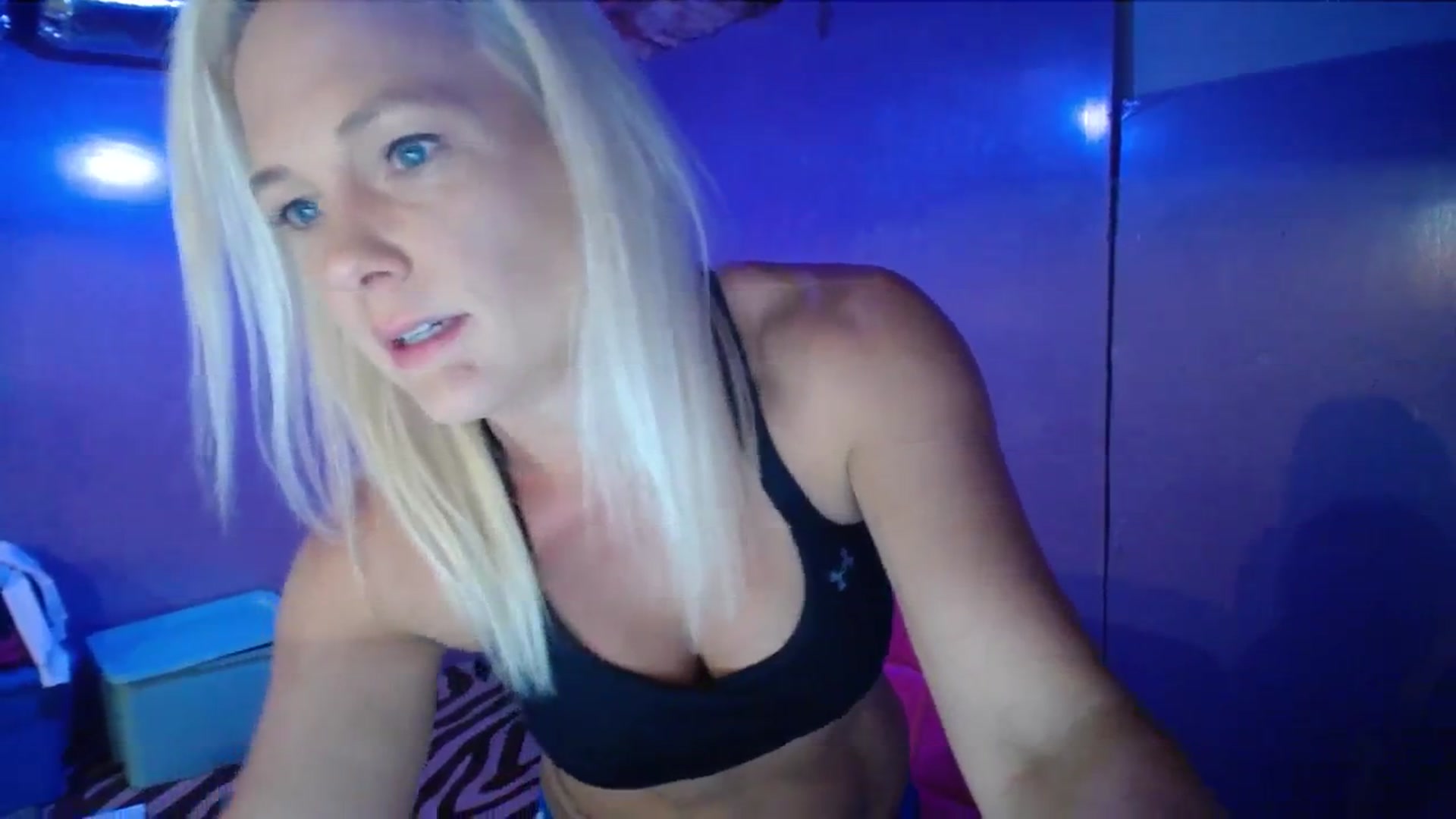 Gallery image thumbnail from AshlynnStorm's myfreecams stream on, 10/02/2023, 05:13 image 4 of 20