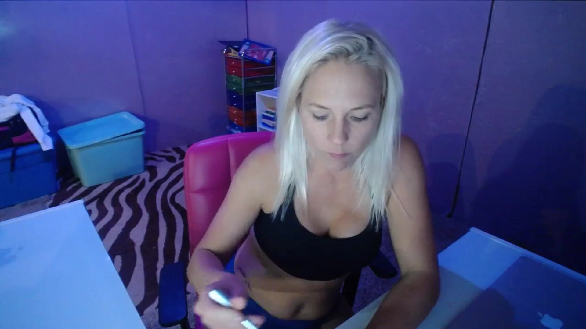 Gallery image thumbnail from AshlynnStorm's myfreecams stream on, 10/02/2023, 05:54 image 20 of 20