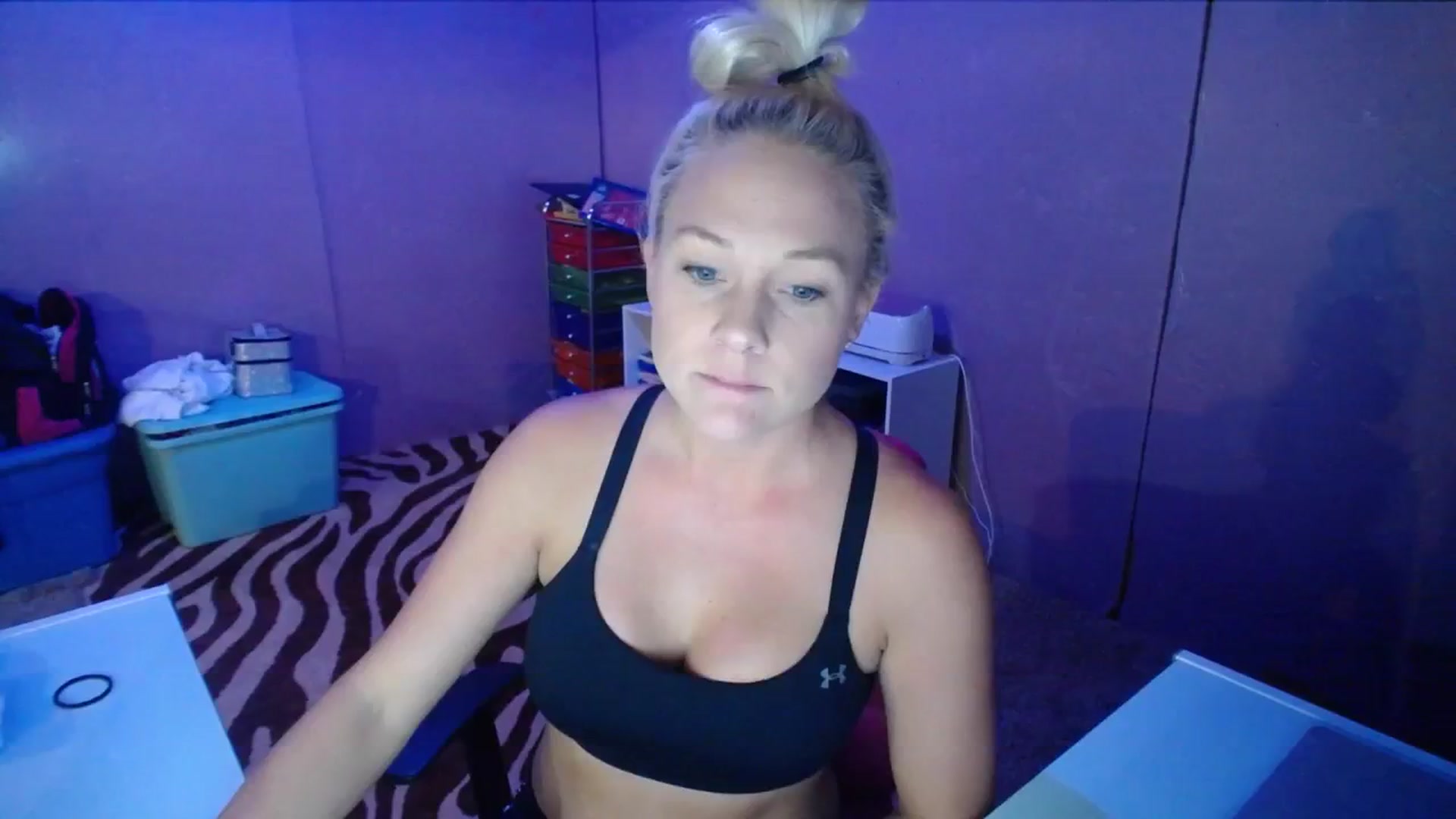 Gallery image thumbnail from AshlynnStorm's myfreecams stream on, 10/05/2023, 19:14 image 11 of 20