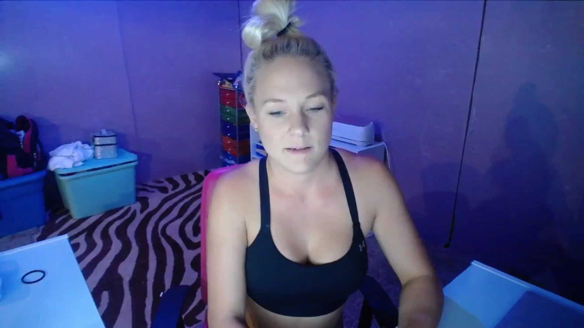 Gallery image thumbnail from AshlynnStorm's myfreecams stream on, 10/05/2023, 19:14 image 19 of 20