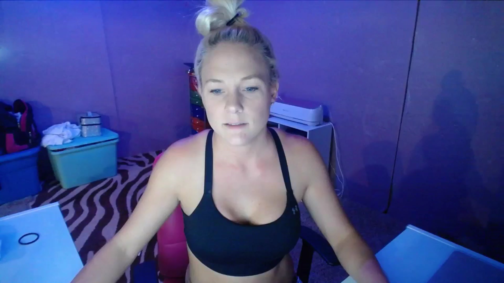 Gallery image thumbnail from AshlynnStorm's myfreecams stream on, 10/05/2023, 19:14 image 18 of 20