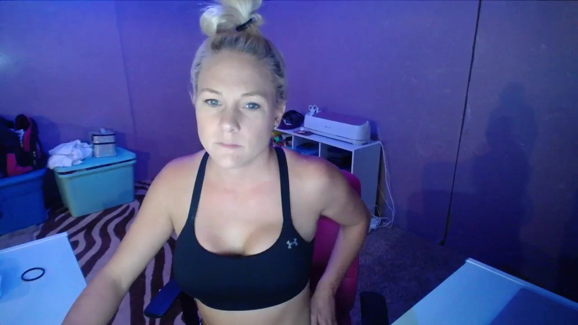 Gallery image thumbnail from AshlynnStorm's myfreecams stream on, 10/05/2023, 19:14 image 16 of 20
