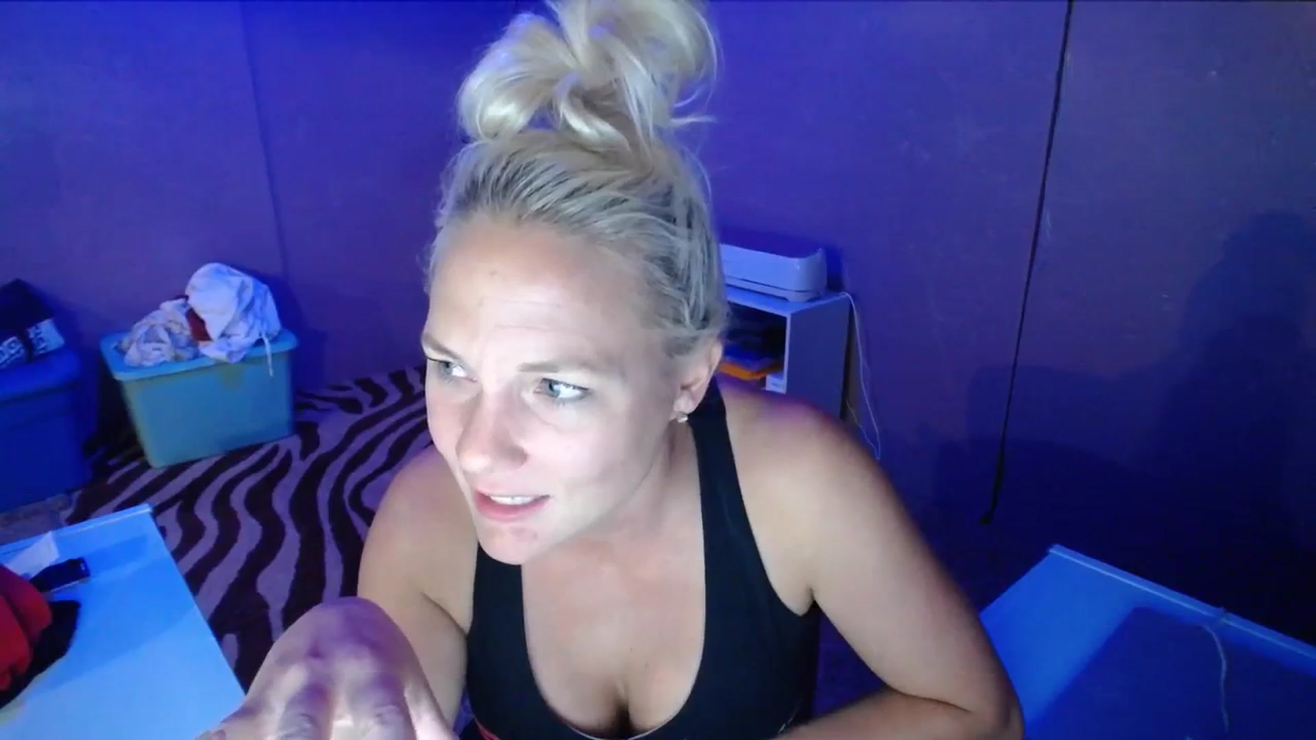Gallery image thumbnail from AshlynnStorm's myfreecams stream on, 10/12/2023, 03:11 image 9 of 20