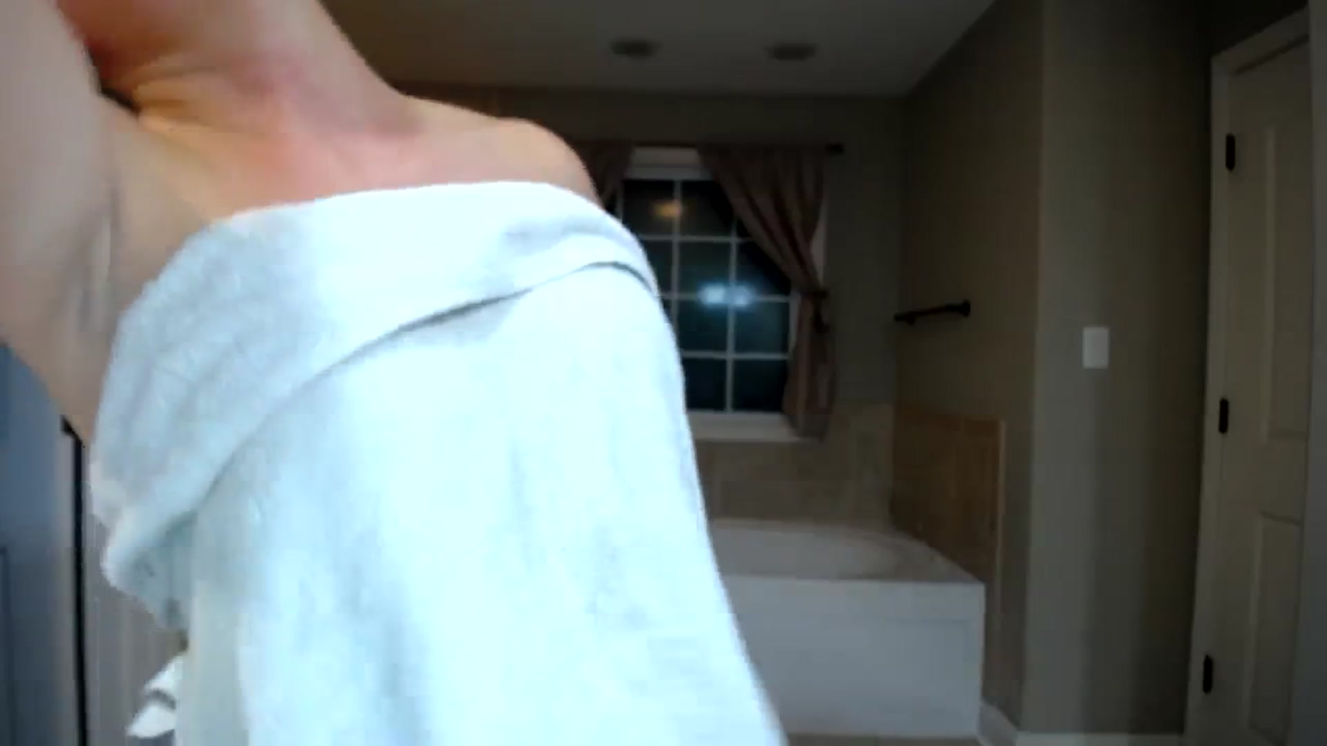 Gallery image thumbnail from AshlynnStorm's myfreecams stream on, 10/12/2023, 04:58 image 6 of 20