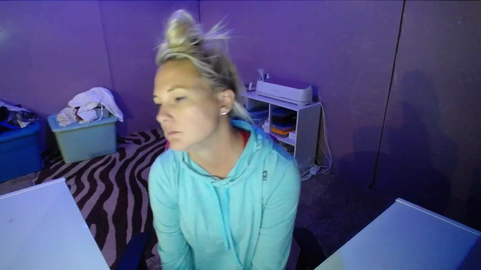 Gallery image thumbnail from AshlynnStorm's myfreecams stream on, 10/16/2023, 20:15 image 14 of 20
