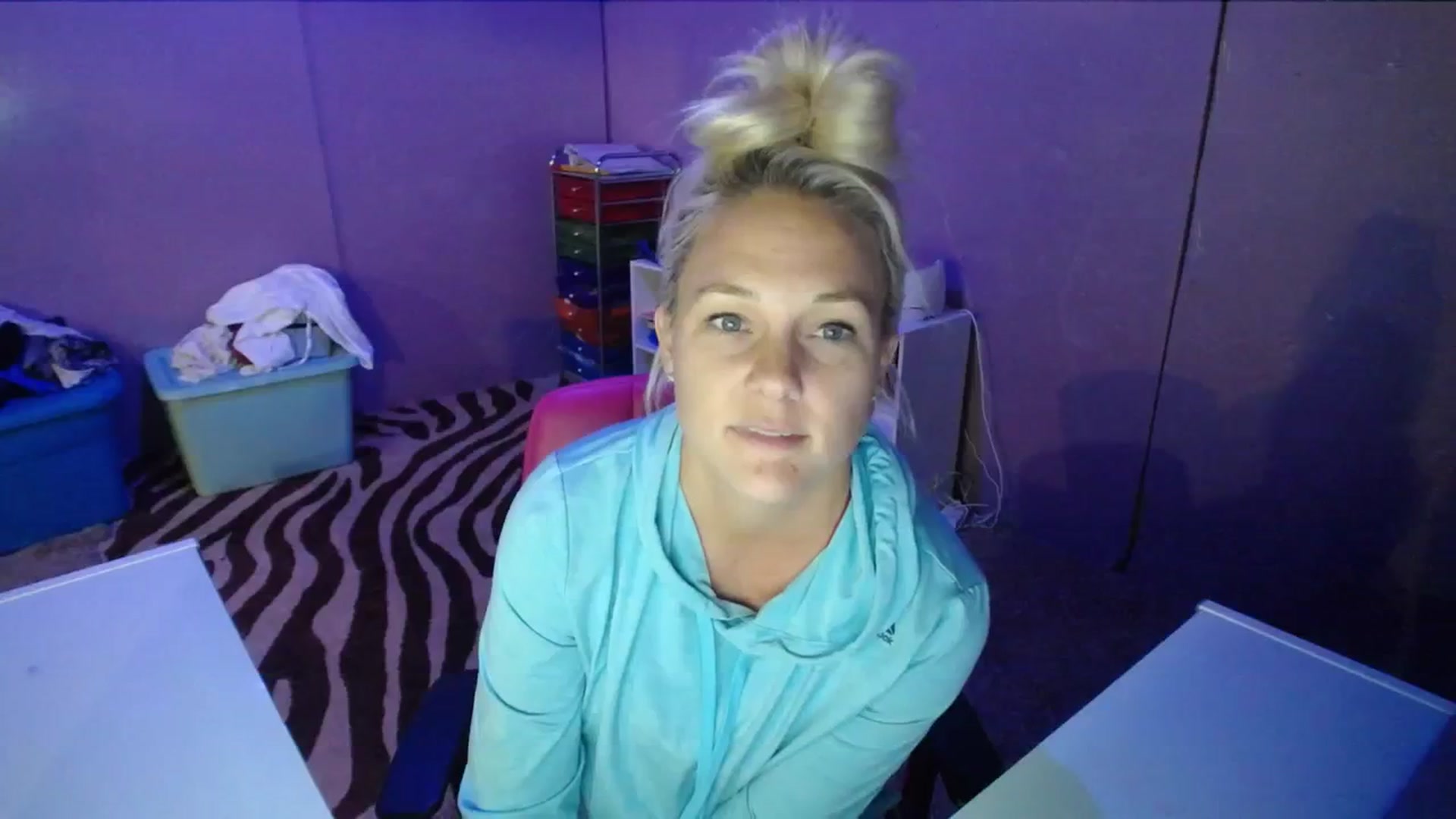 Gallery image thumbnail from AshlynnStorm's myfreecams stream on, 10/16/2023, 20:15 image 20 of 20