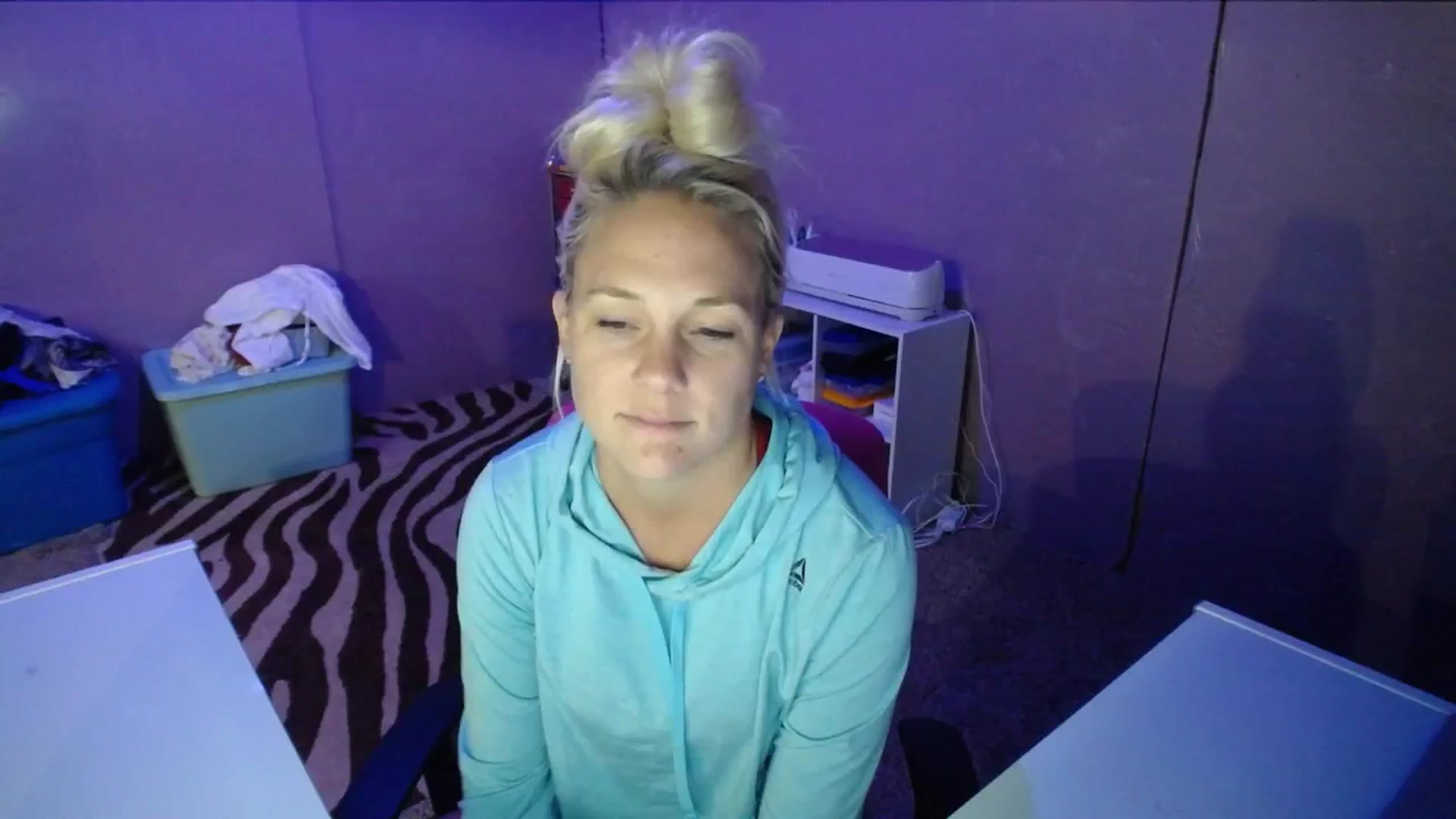 Gallery image thumbnail from AshlynnStorm's myfreecams stream on, 10/16/2023, 20:15 image 10 of 20