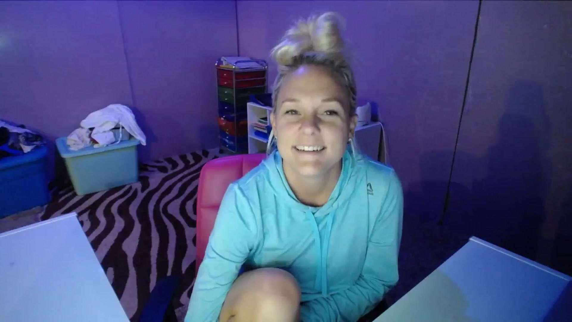 Gallery image thumbnail from AshlynnStorm's myfreecams stream on, 10/16/2023, 20:15 image 4 of 20