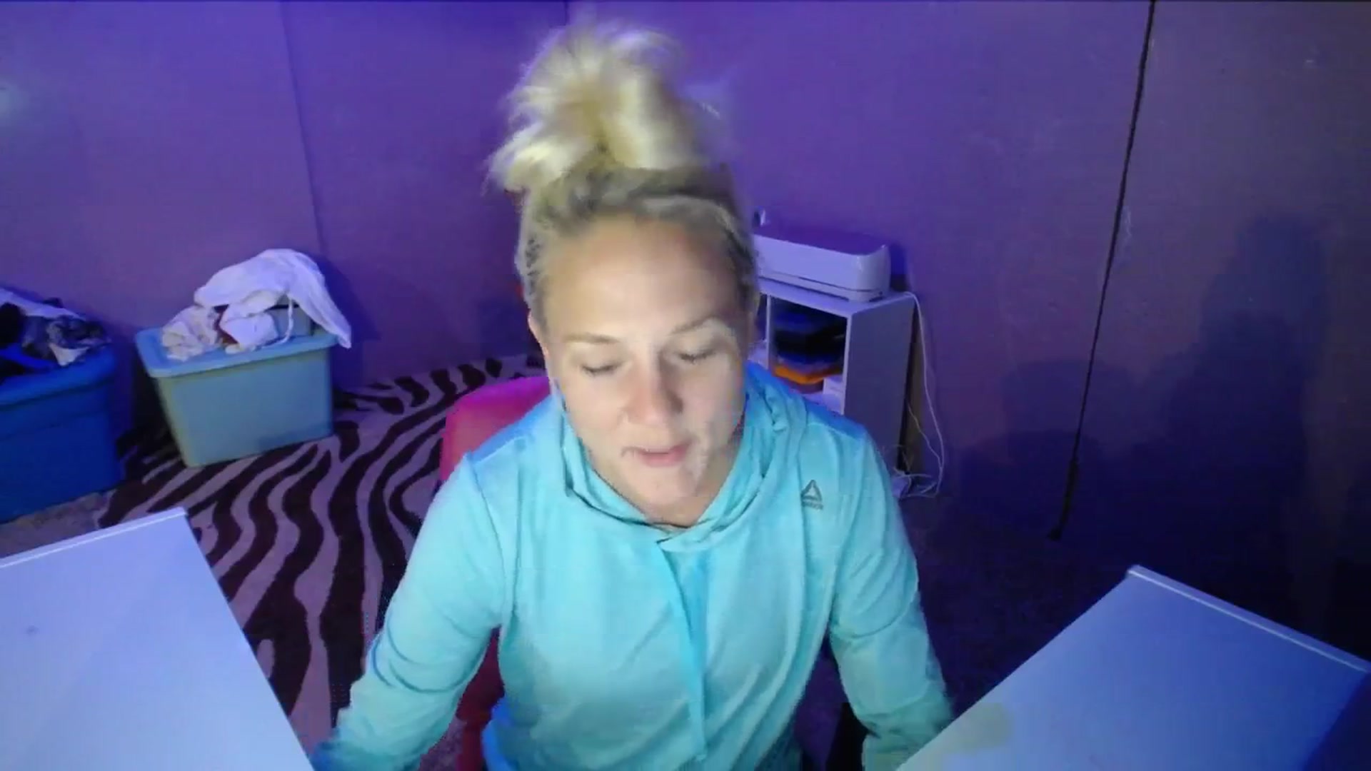 Gallery image thumbnail from AshlynnStorm's myfreecams stream on, 10/16/2023, 20:15 image 12 of 20