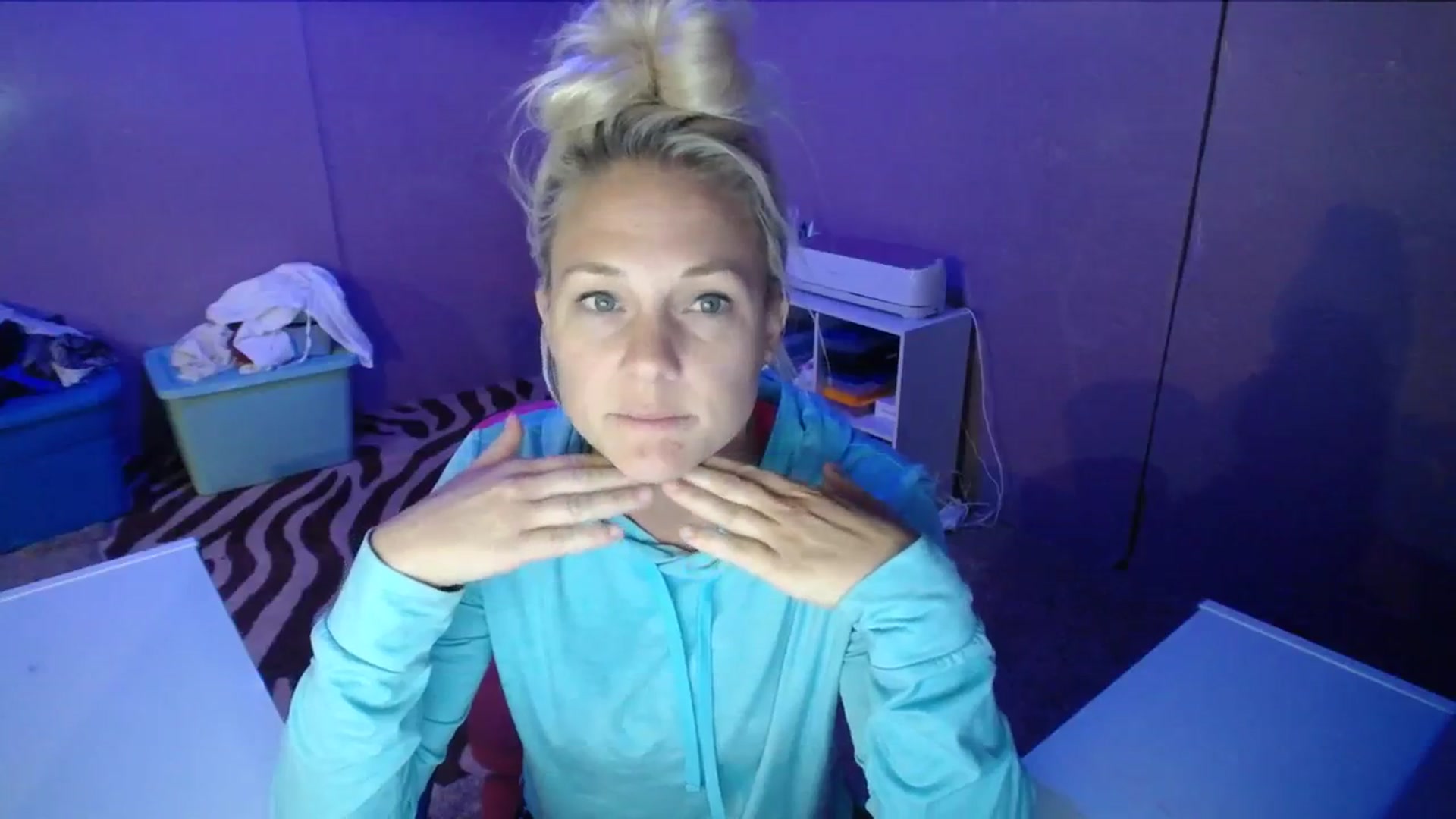 Gallery image thumbnail from AshlynnStorm's myfreecams stream on, 10/16/2023, 20:15 image 17 of 20