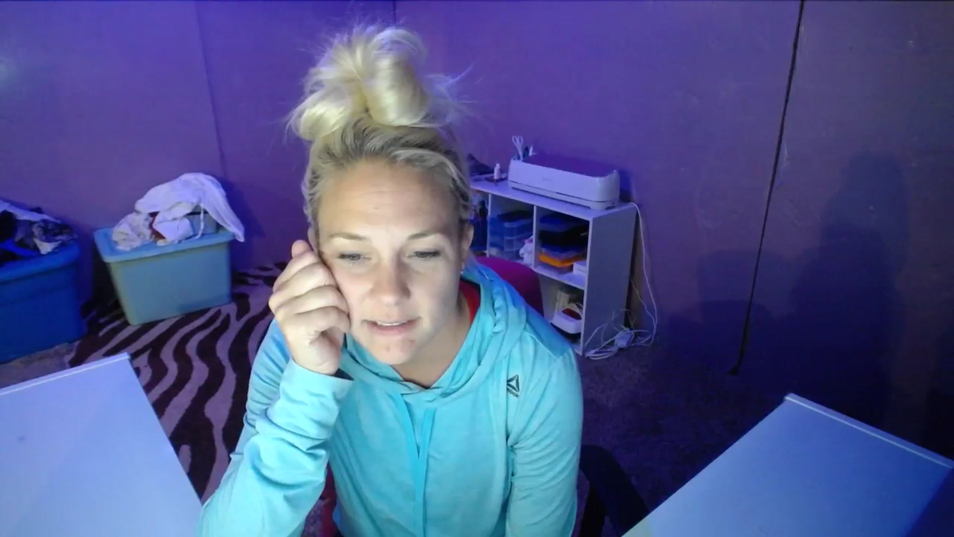 Gallery image thumbnail from AshlynnStorm's myfreecams stream on, 10/16/2023, 20:15 image 13 of 20