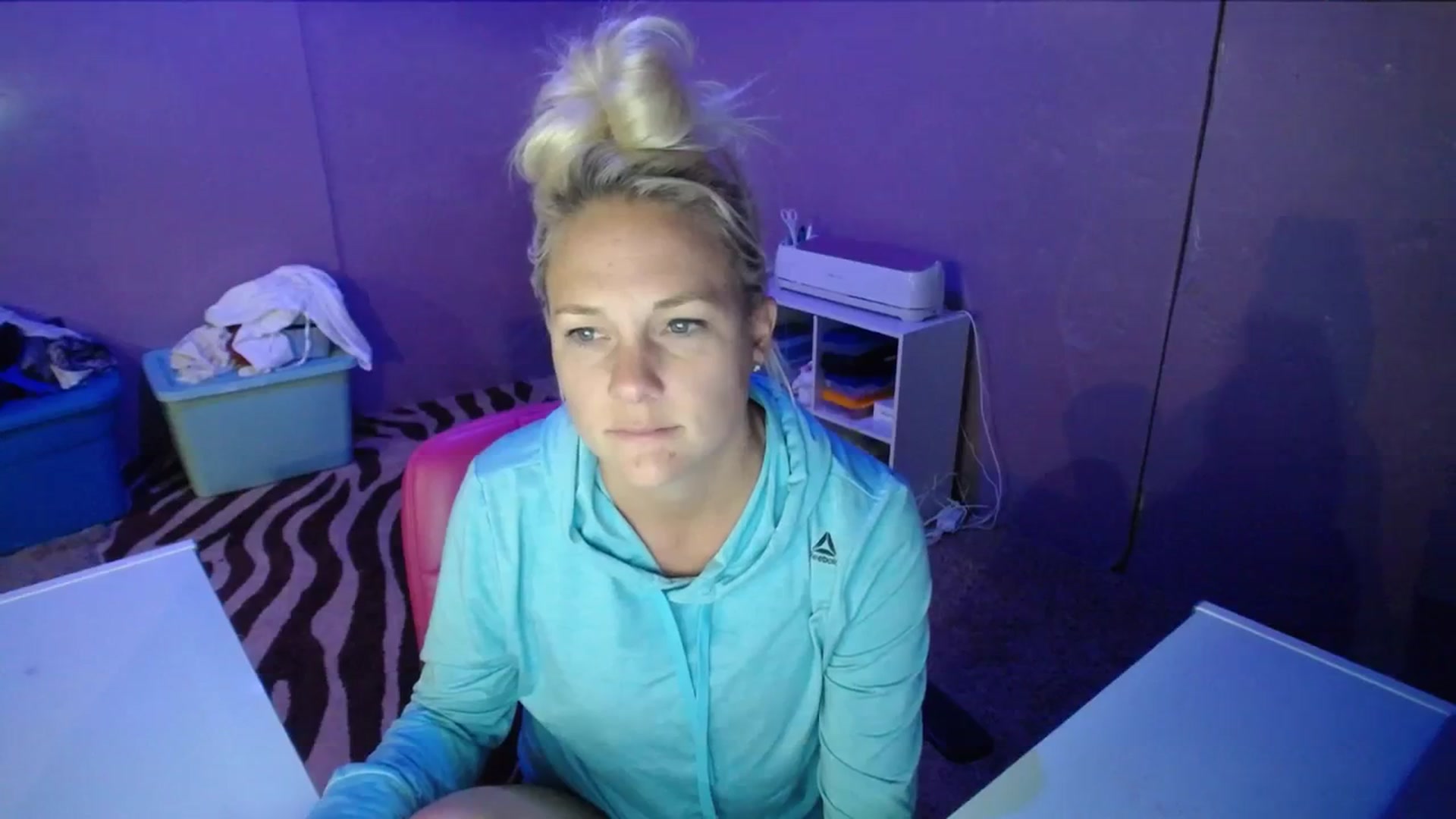 Gallery image thumbnail from AshlynnStorm's myfreecams stream on, 10/16/2023, 20:15 image 9 of 20