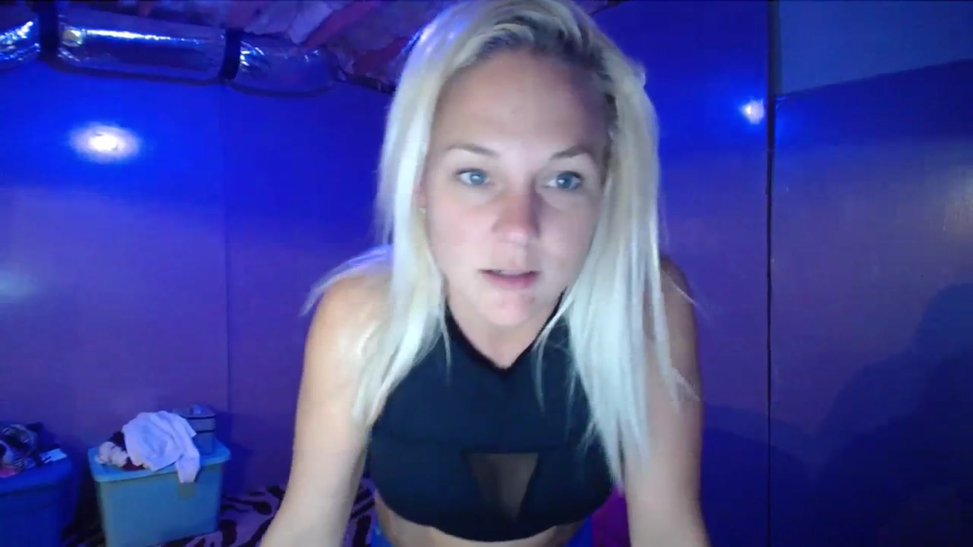 Gallery image thumbnail from AshlynnStorm's myfreecams stream on, 10/17/2023, 19:37 image 15 of 20