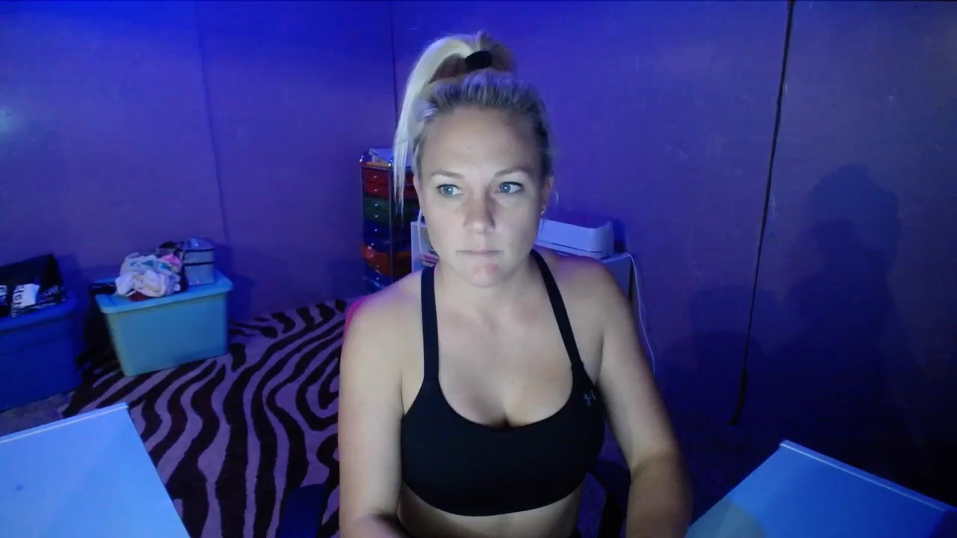 Gallery image thumbnail from AshlynnStorm's myfreecams stream on, 10/18/2023, 18:36 image 4 of 20