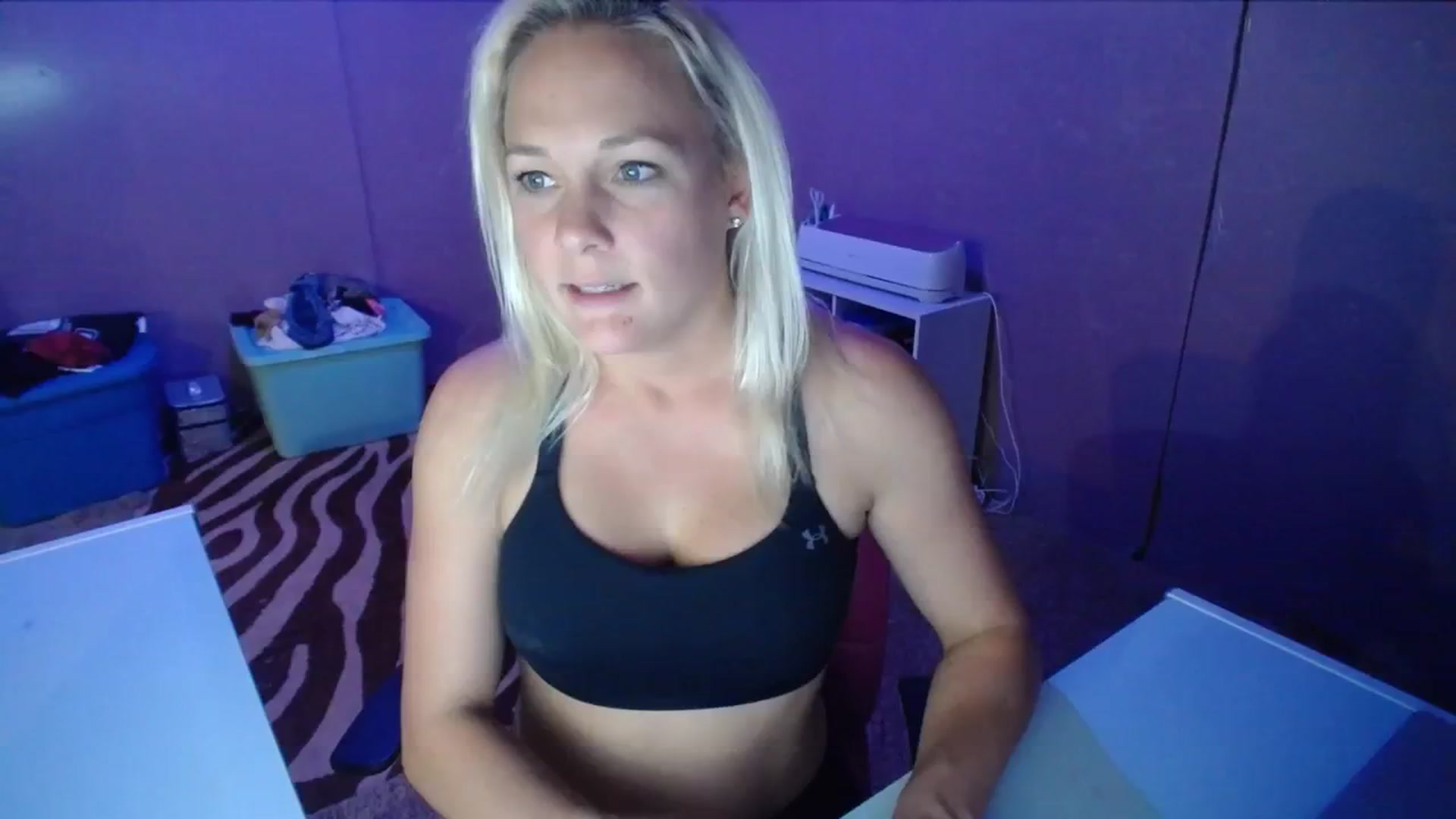 Gallery image thumbnail from AshlynnStorm's myfreecams stream on, 10/18/2023, 19:34 image 14 of 20