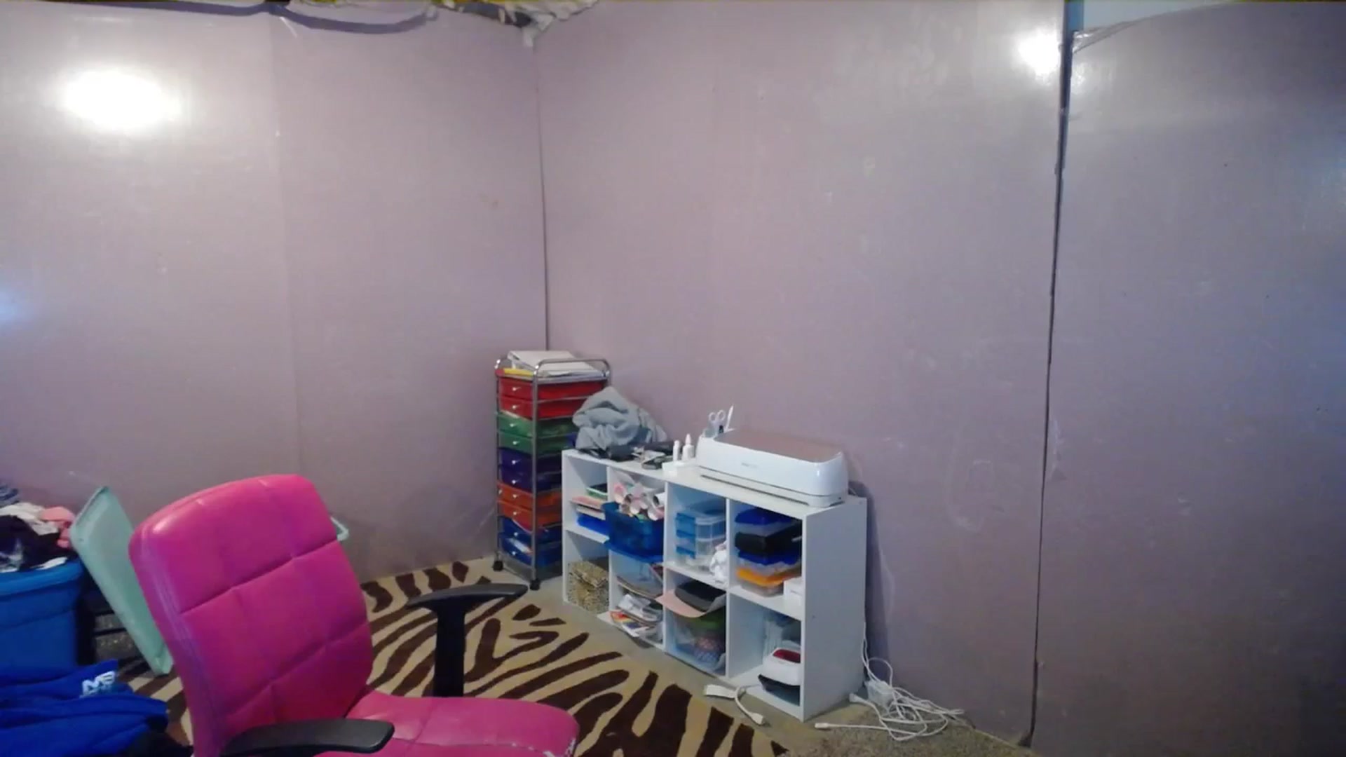 Gallery image thumbnail from AshlynnStorm's myfreecams stream on, 10/31/2023, 05:01 image 7 of 20