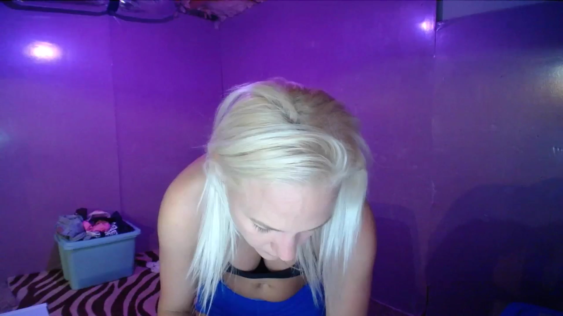 Gallery image thumbnail from AshlynnStorm's myfreecams stream on, 11/13/2023, 20:34 image 17 of 20