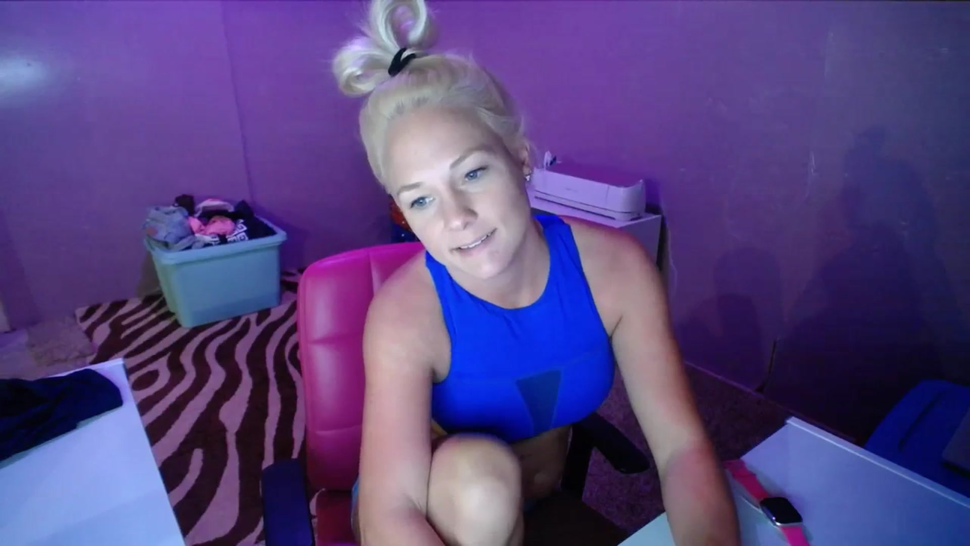 Gallery image thumbnail from AshlynnStorm's myfreecams stream on, 11/14/2023, 20:35 image 4 of 20