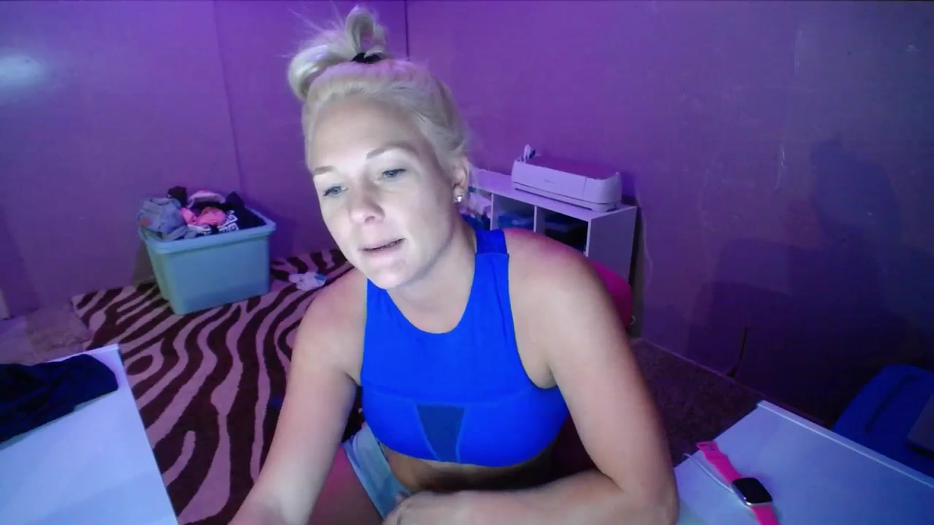 Gallery image thumbnail from AshlynnStorm's myfreecams stream on, 11/14/2023, 20:35 image 6 of 20