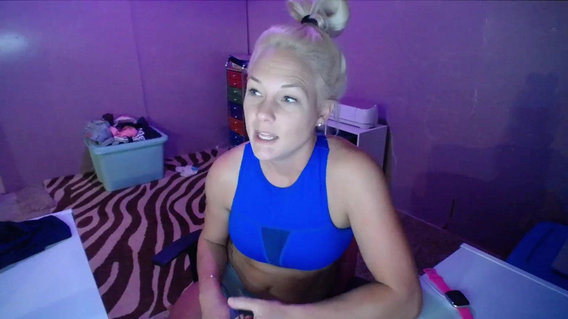 Gallery image thumbnail from AshlynnStorm's myfreecams stream on, 11/14/2023, 20:35 image 15 of 20