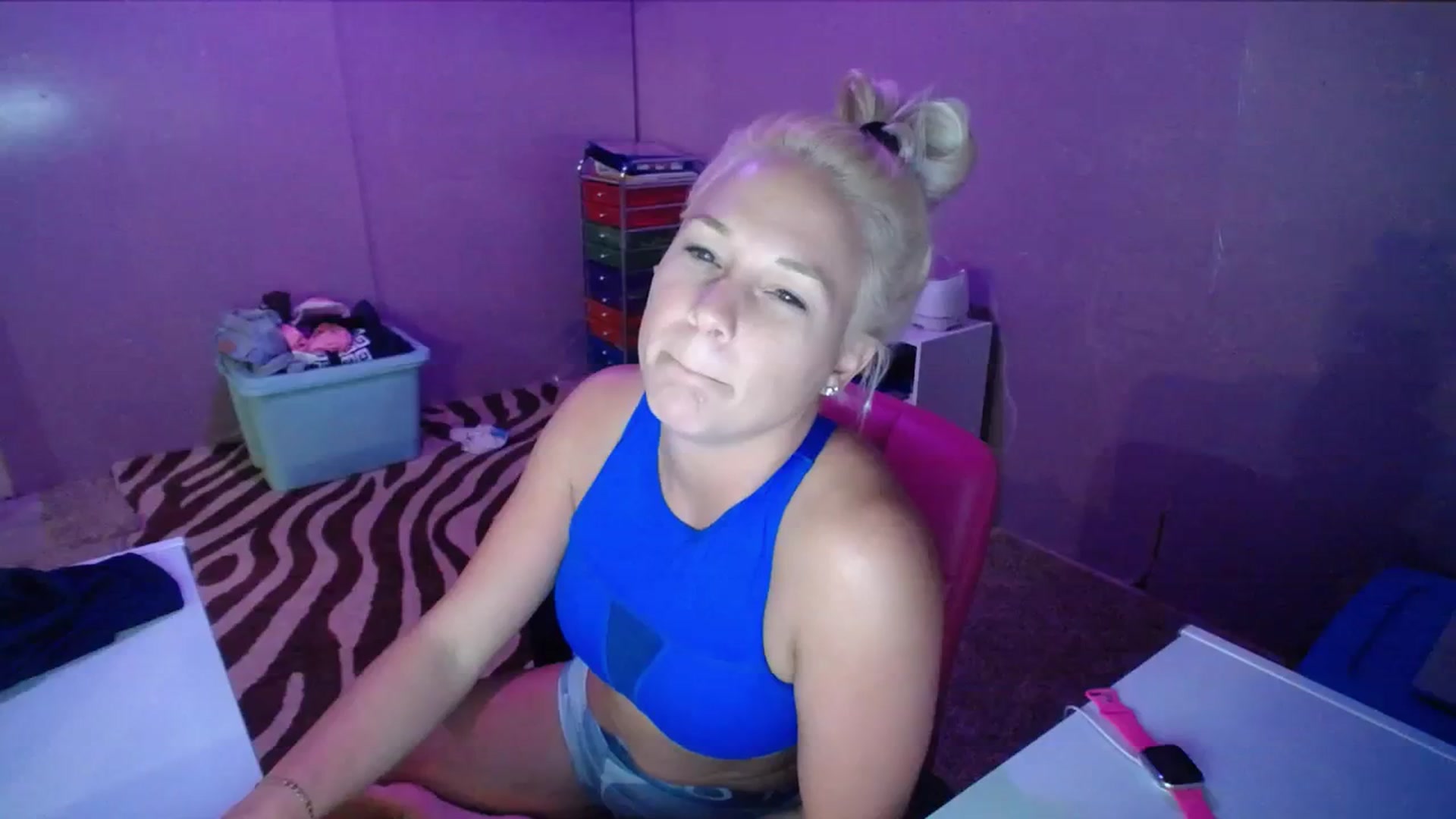 Gallery image thumbnail from AshlynnStorm's myfreecams stream on, 11/14/2023, 20:35 image 17 of 20