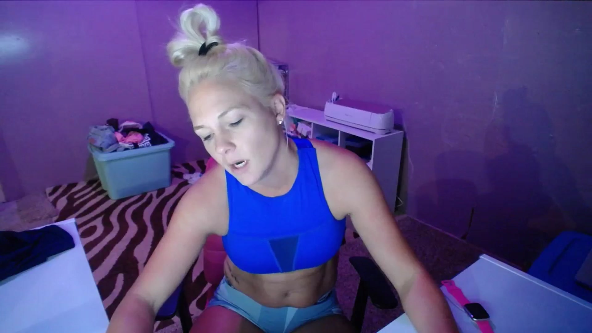 Gallery image thumbnail from AshlynnStorm's myfreecams stream on, 11/14/2023, 20:35 image 8 of 20