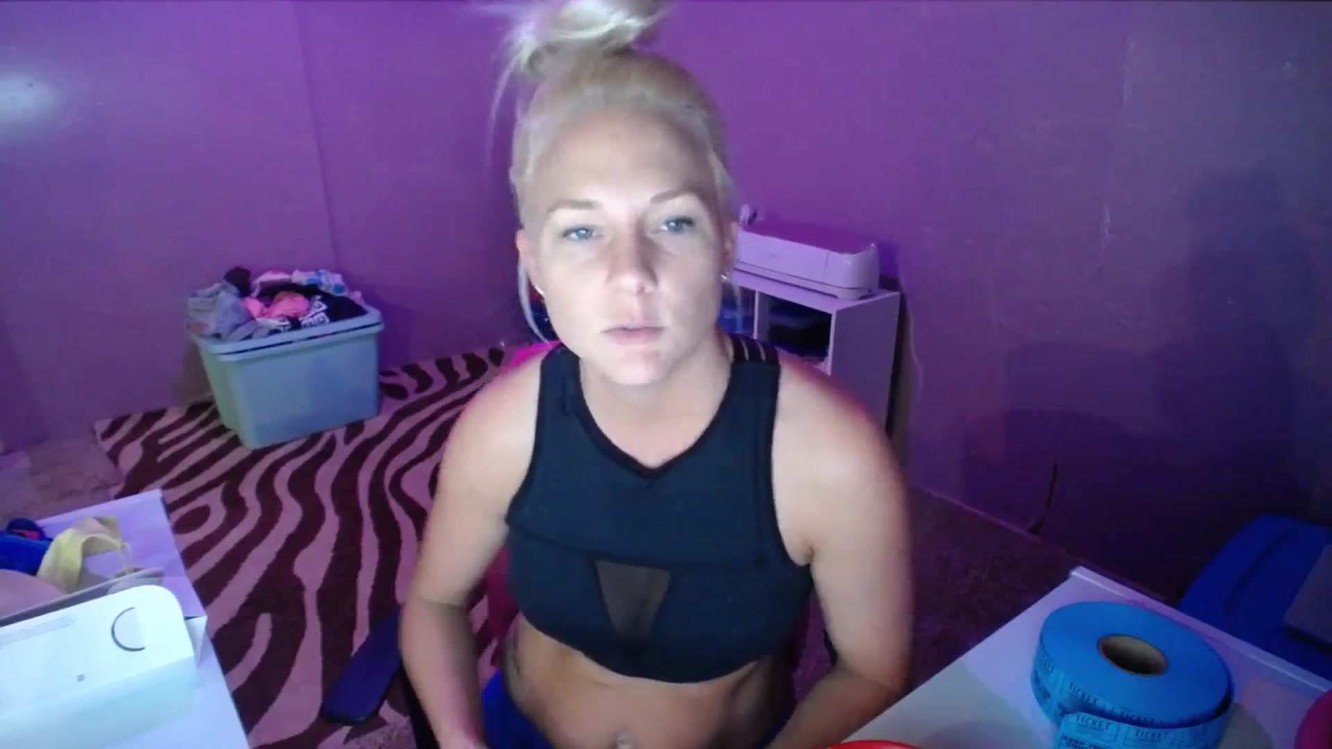 Gallery image thumbnail from AshlynnStorm's myfreecams stream on, 11/15/2023, 19:50 image 4 of 20