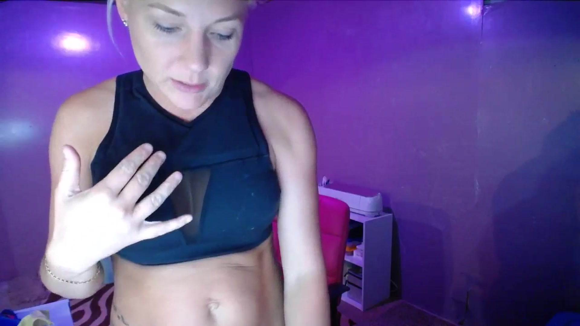Gallery image thumbnail from AshlynnStorm's myfreecams stream on, 11/15/2023, 19:50 image 6 of 20