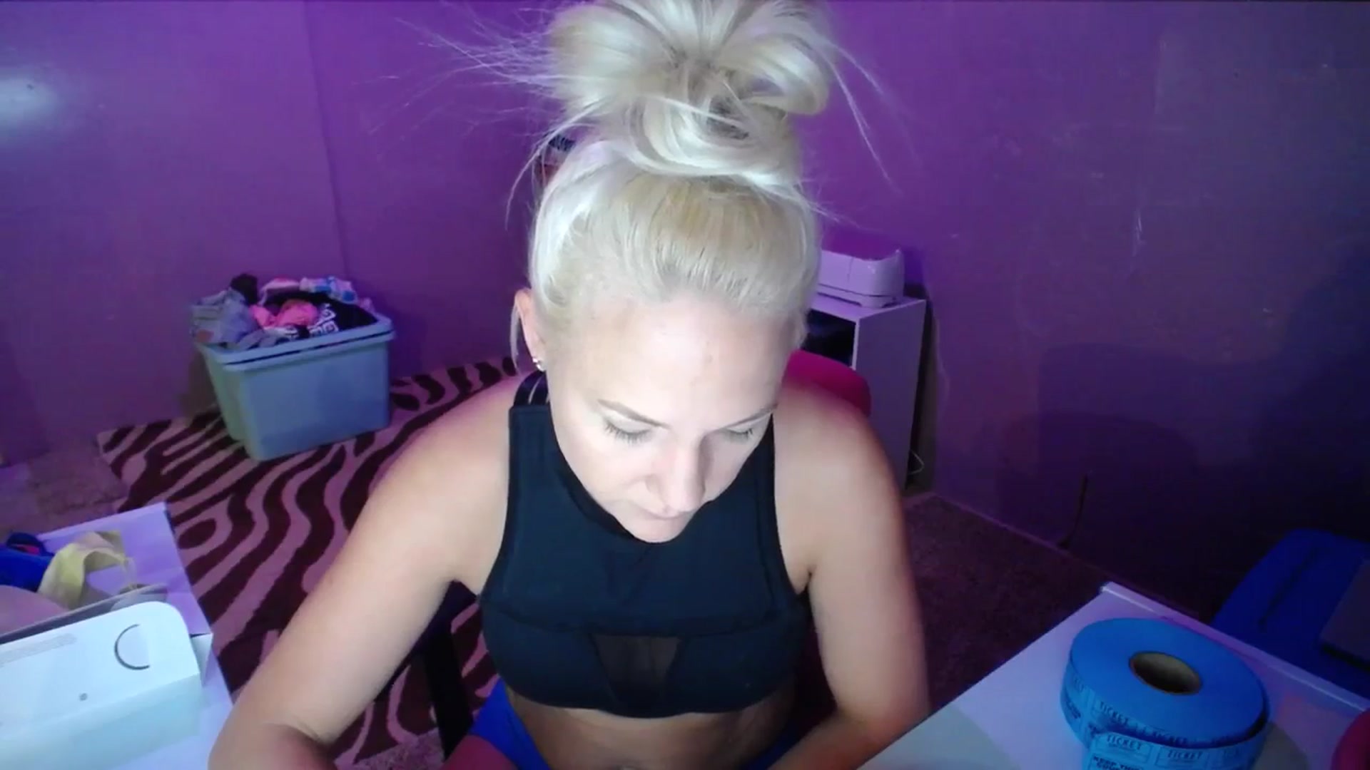 Gallery image thumbnail from AshlynnStorm's myfreecams stream on, 11/15/2023, 19:50 image 3 of 20