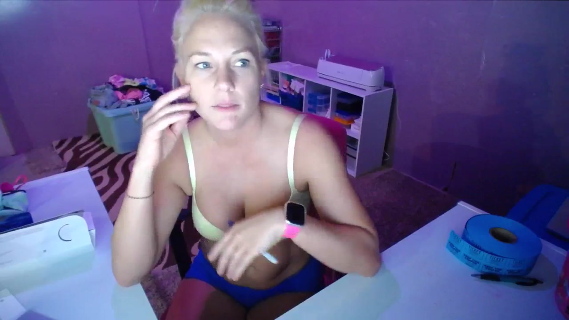 Gallery image thumbnail from AshlynnStorm's myfreecams stream on, 11/15/2023, 20:30 image 16 of 20