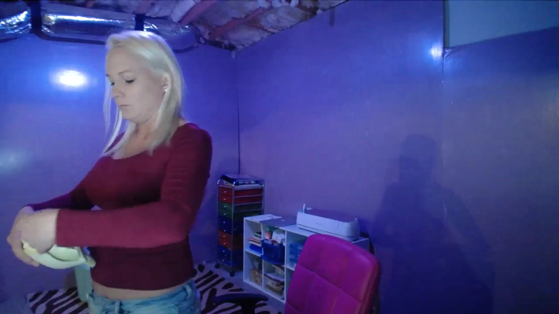 Gallery image thumbnail from AshlynnStorm's myfreecams stream on, 11/16/2023, 21:19 image 10 of 20