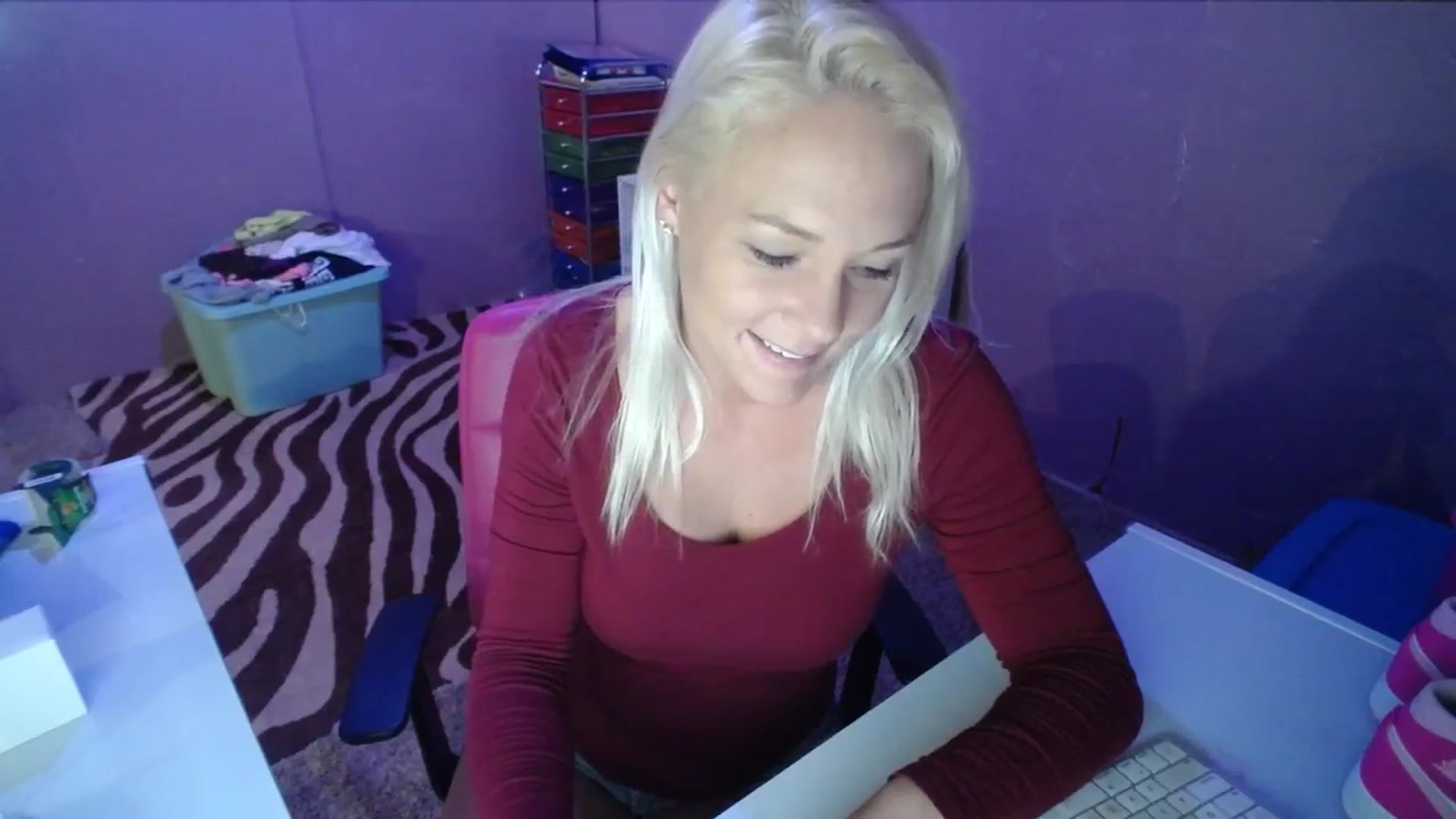Gallery image thumbnail from AshlynnStorm's myfreecams stream on, 11/16/2023, 21:19 image 7 of 20