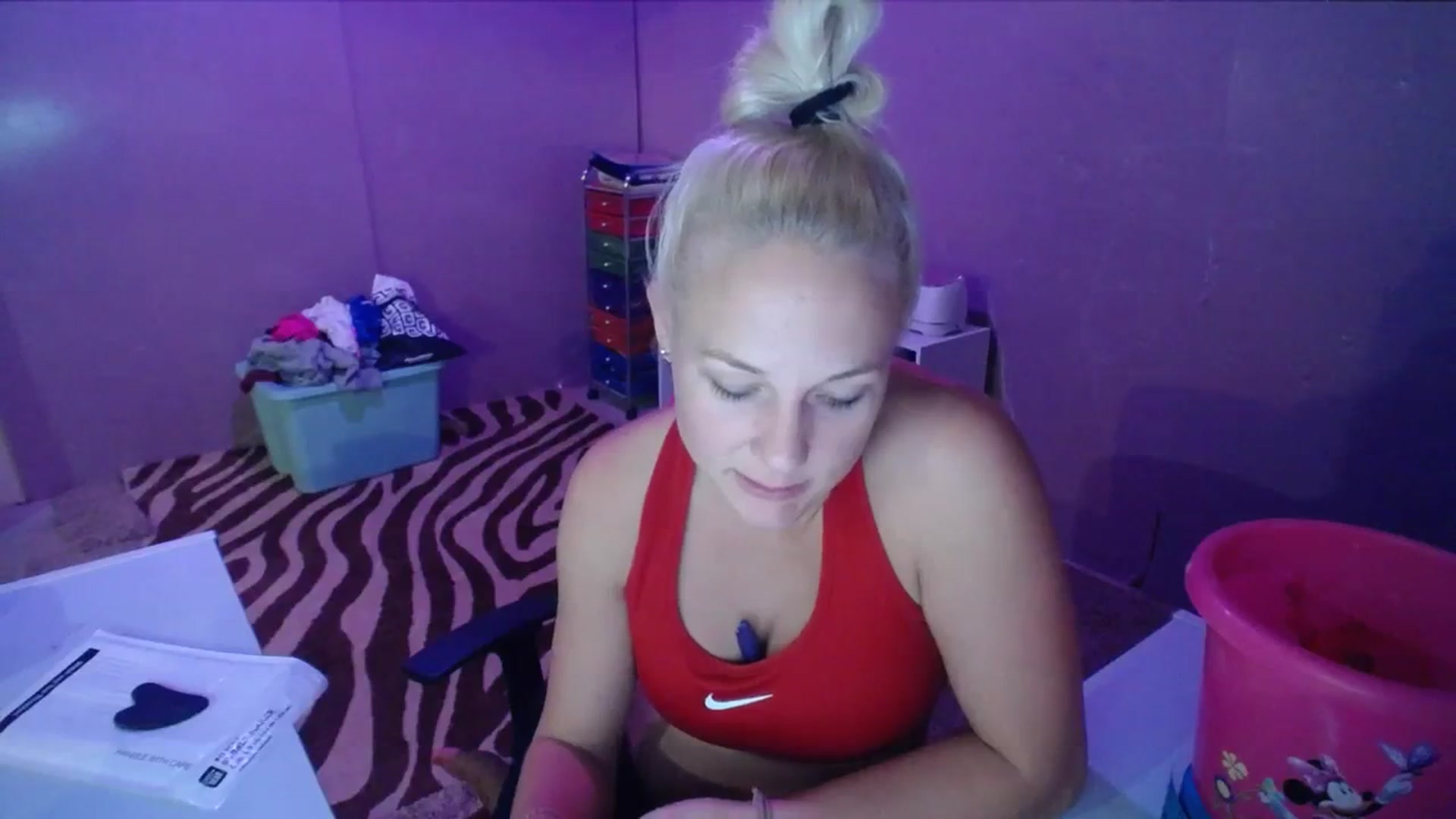 Gallery image thumbnail from AshlynnStorm's myfreecams stream on, 11/21/2023, 05:06 image 12 of 20