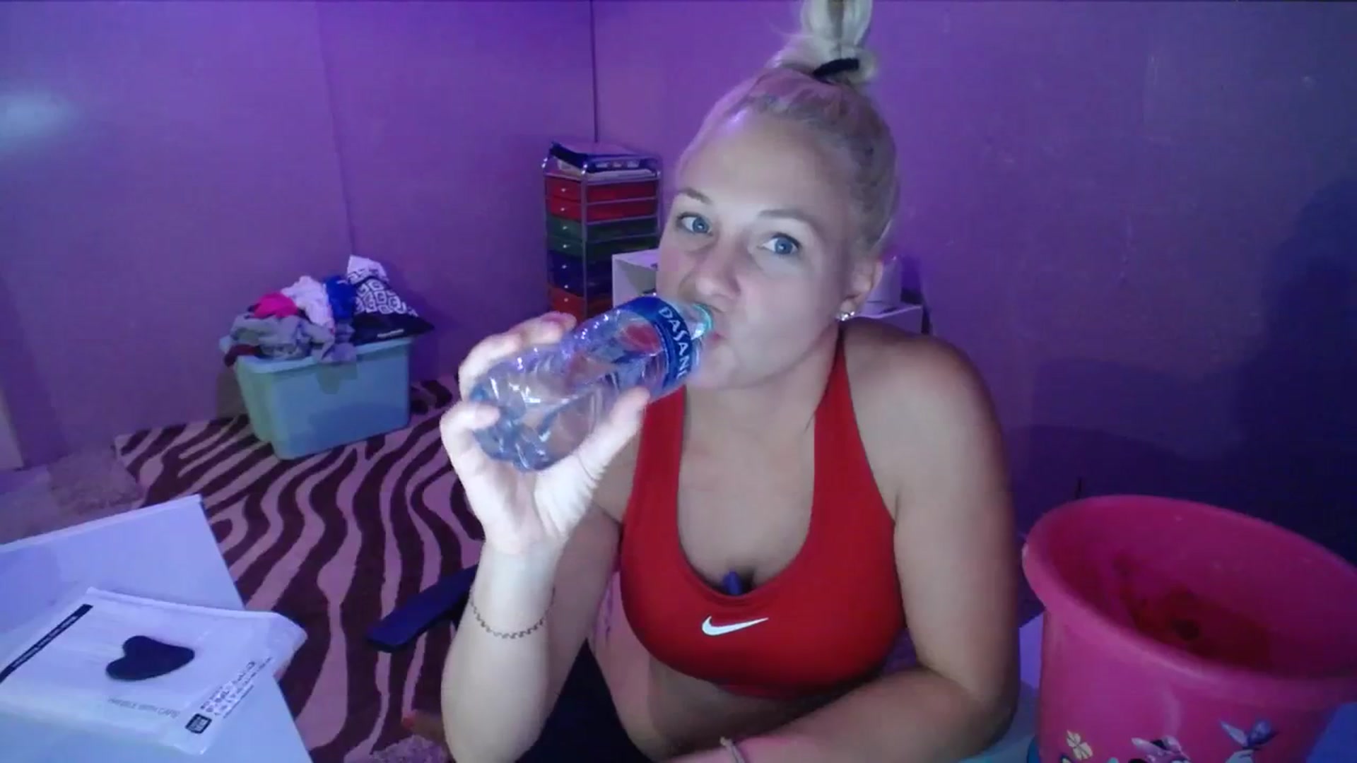 Gallery image thumbnail from AshlynnStorm's myfreecams stream on, 11/21/2023, 05:06 image 7 of 20