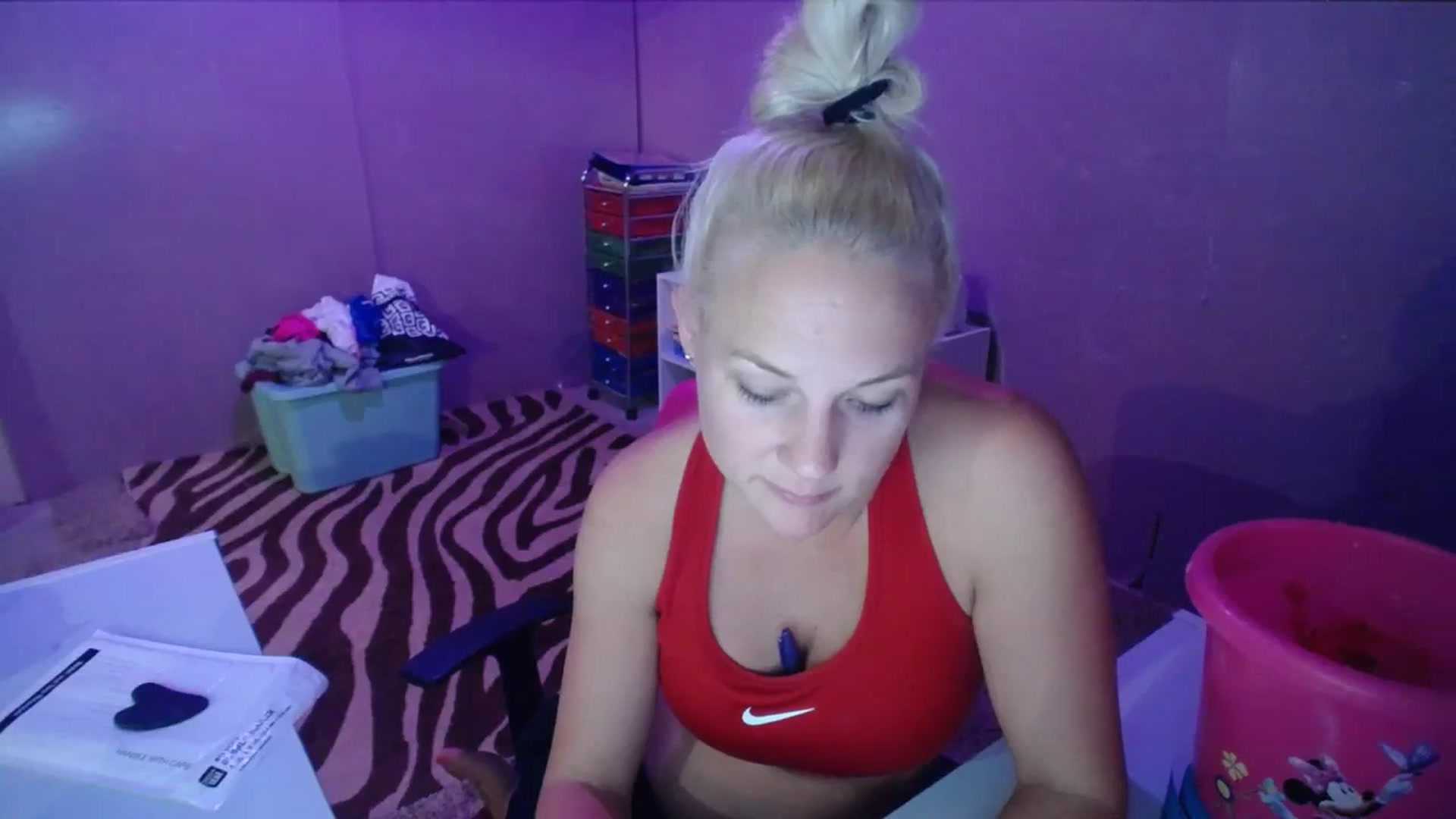 Gallery image thumbnail from AshlynnStorm's myfreecams stream on, 11/21/2023, 05:06 image 10 of 20