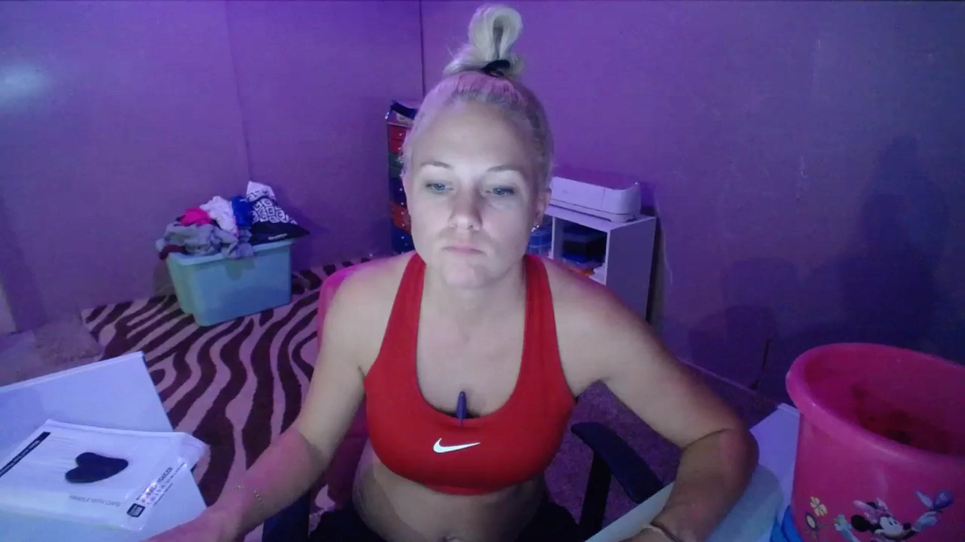 Gallery image thumbnail from AshlynnStorm's myfreecams stream on, 11/21/2023, 05:06 image 17 of 20