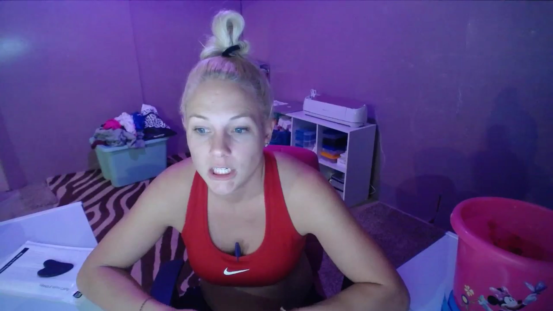Gallery image thumbnail from AshlynnStorm's myfreecams stream on, 11/21/2023, 05:06 image 16 of 20