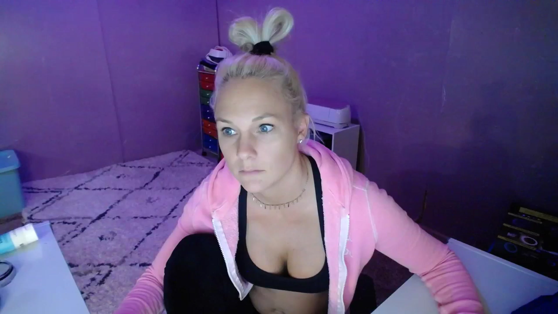 Gallery image thumbnail from AshlynnStorm's myfreecams stream on, 12/04/2023, 20:24 image 14 of 20