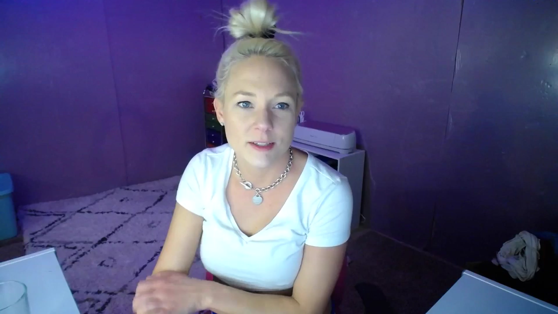 Gallery image thumbnail from AshlynnStorm's myfreecams stream on, 12/08/2023, 20:24 image 9 of 20
