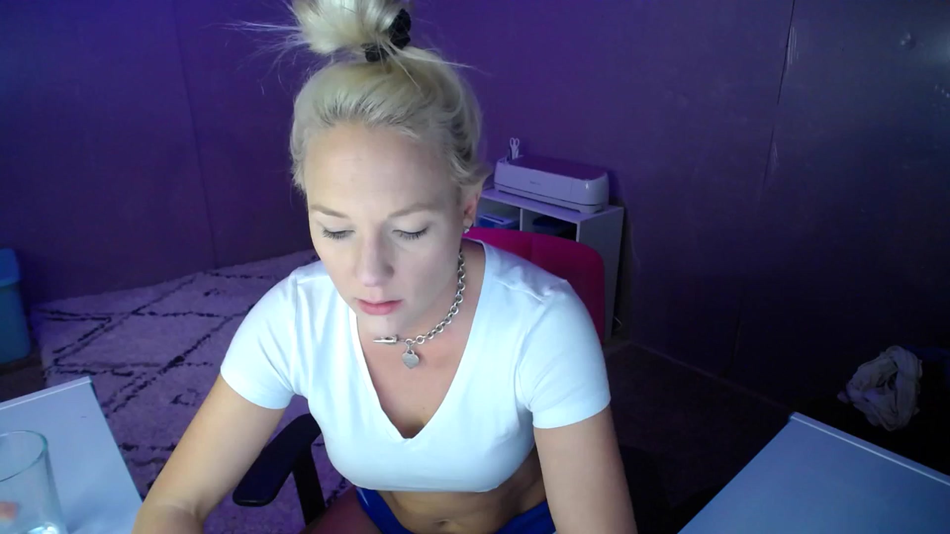 Gallery image thumbnail from AshlynnStorm's myfreecams stream on, 12/08/2023, 20:24 image 13 of 20