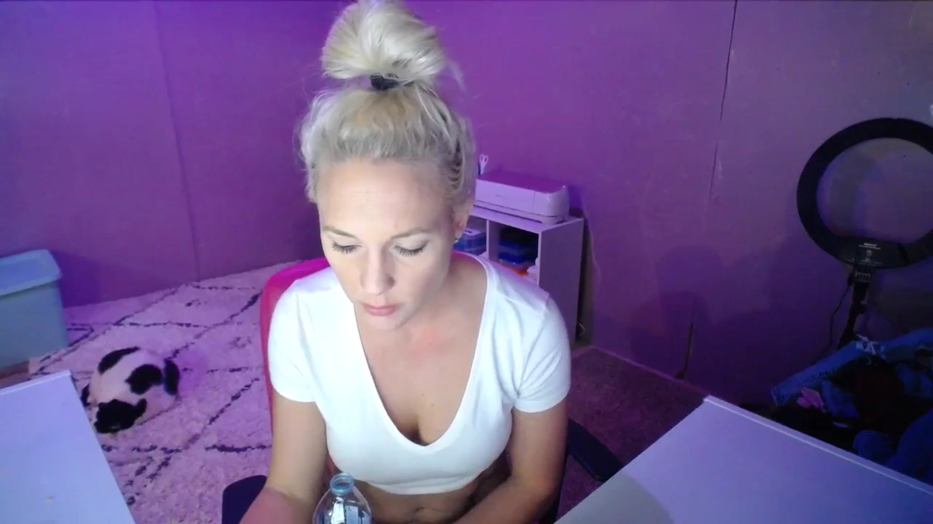 Gallery image thumbnail from AshlynnStorm's myfreecams stream on, 12/09/2023, 09:01 image 14 of 20